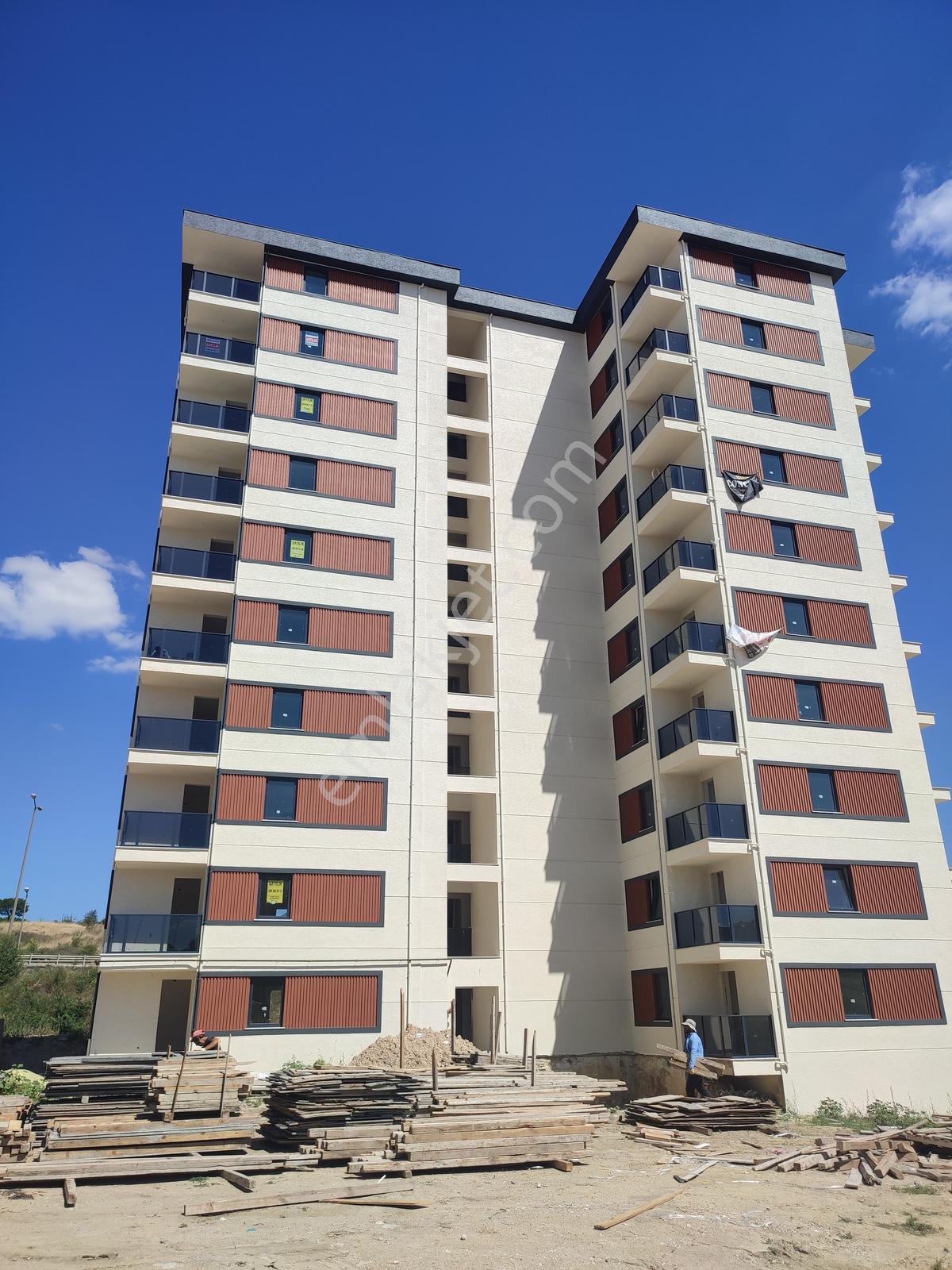 İlke Emlaktan Cumhuriyet Mah.110M²Net 1.Sınıf Mutfaklı Lüks 3+1