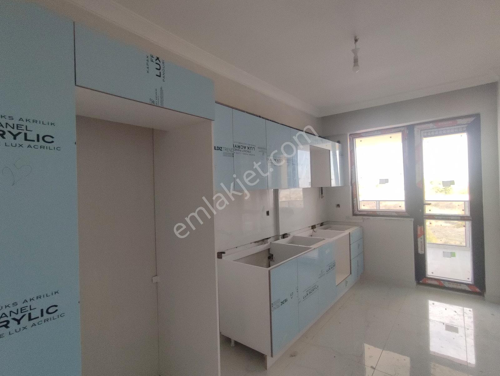 İlke Emlaktan Cumhuriyet Mah.110m²net 1.sınıf Mutfaklı Lüks 3+1 — fotoğraf 8