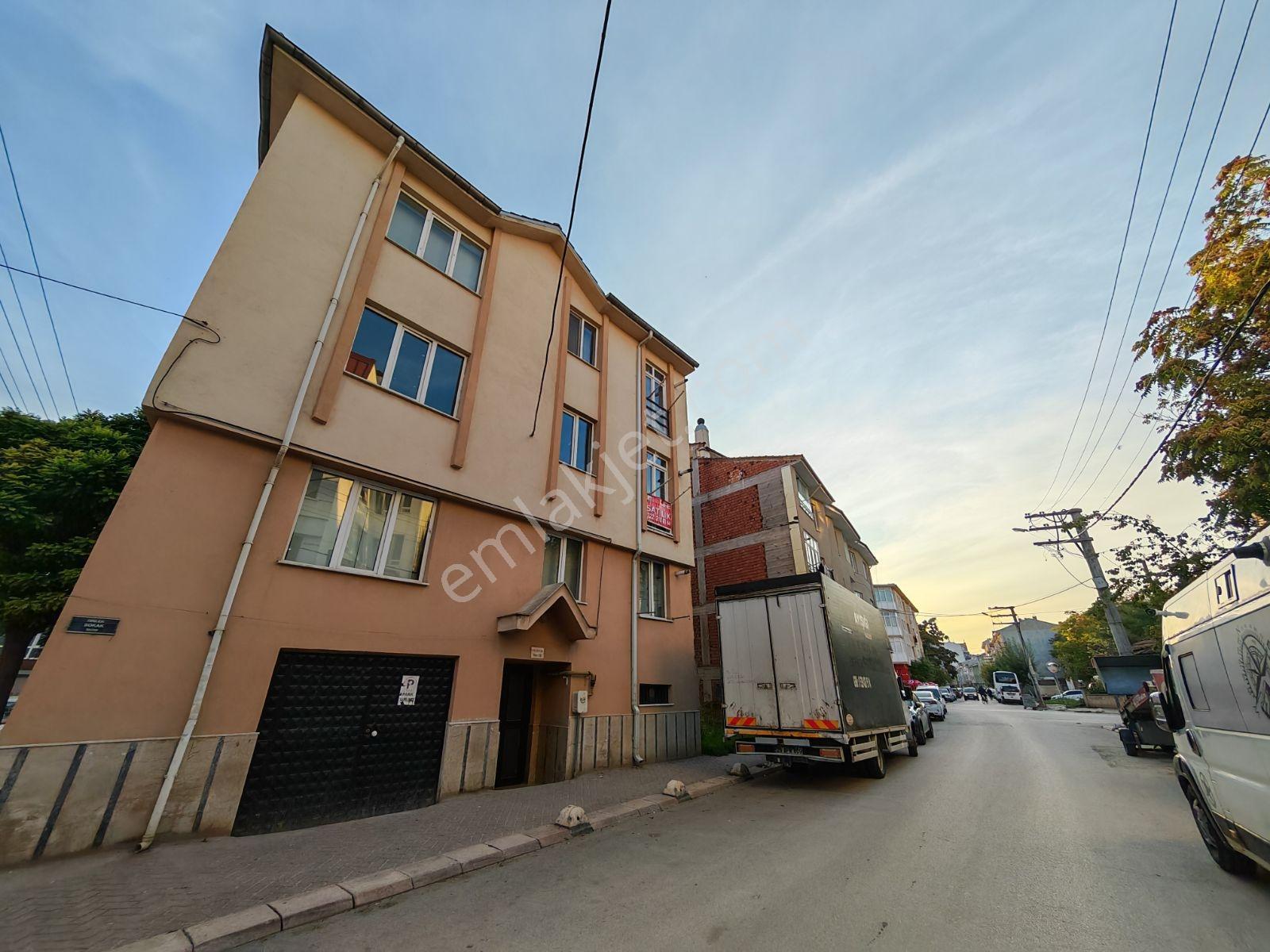 Rw Lıfe// Ömerağa Mah. Köşe Bina Ara Kat 2+1 Satılık Daire