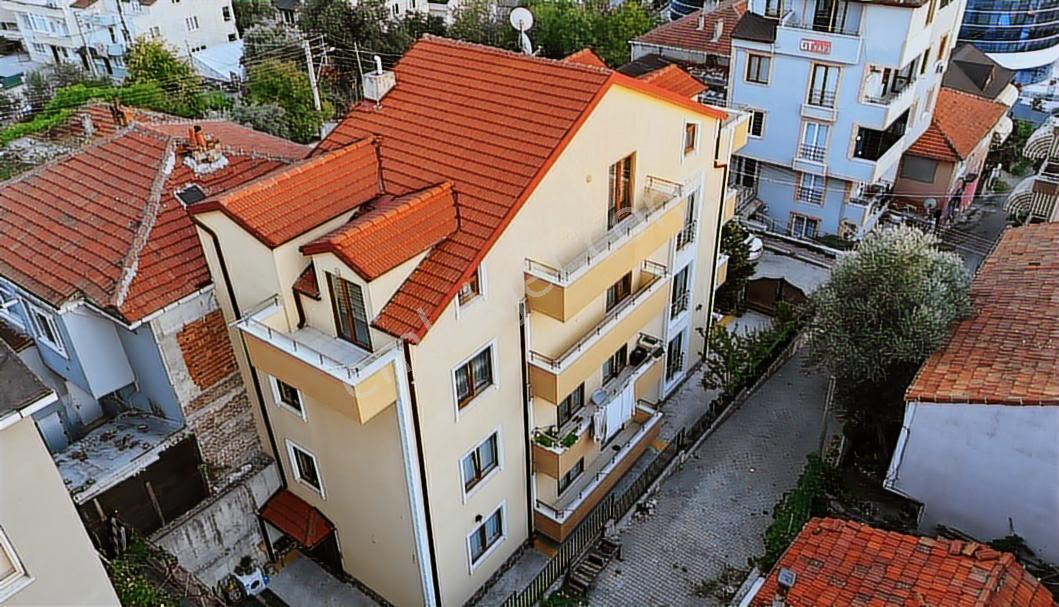 Cb-mark'tan Derince Merkez 3 Katlı 3 Daire Satılık Mustakil Bina — fotoğraf 4