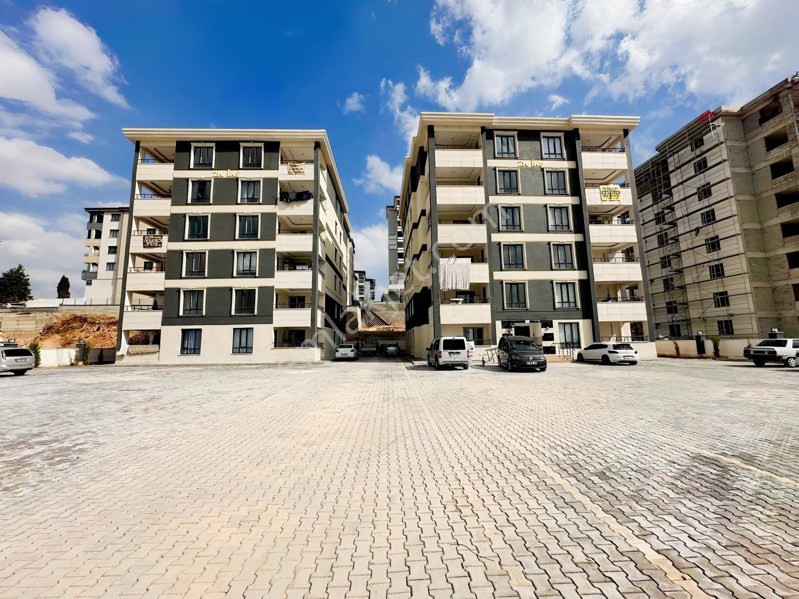 Kareden Sacırda Panoramik Şehir Mazaralı Sıfır 2+1 Daireler