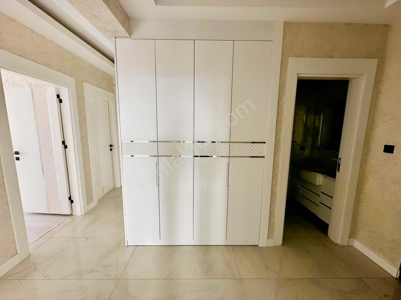 Kareden Sacırda Panoramik Şehir Mazaralı Sıfır 2+1 Daireler — fotoğraf 2