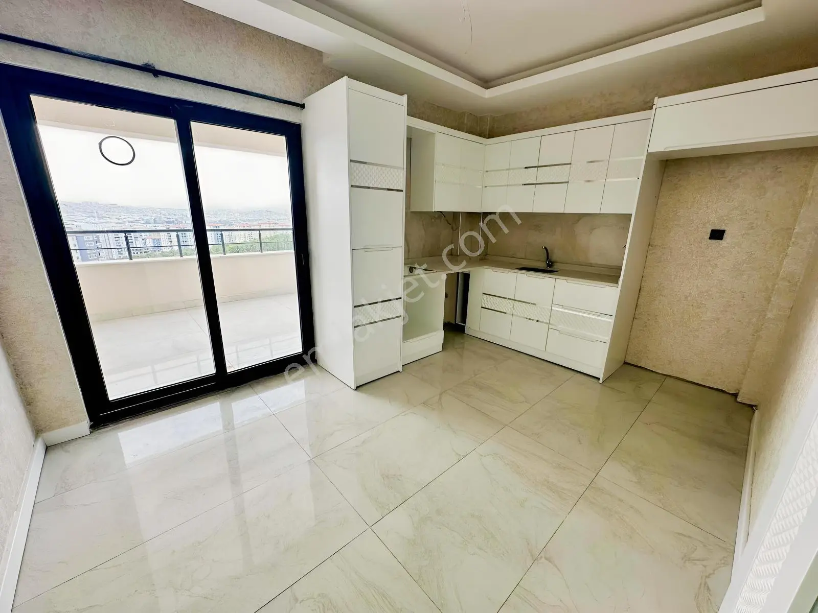 Kareden Sacırda Panoramik Şehir Mazaralı Sıfır 2+1 Daireler — fotoğraf 10