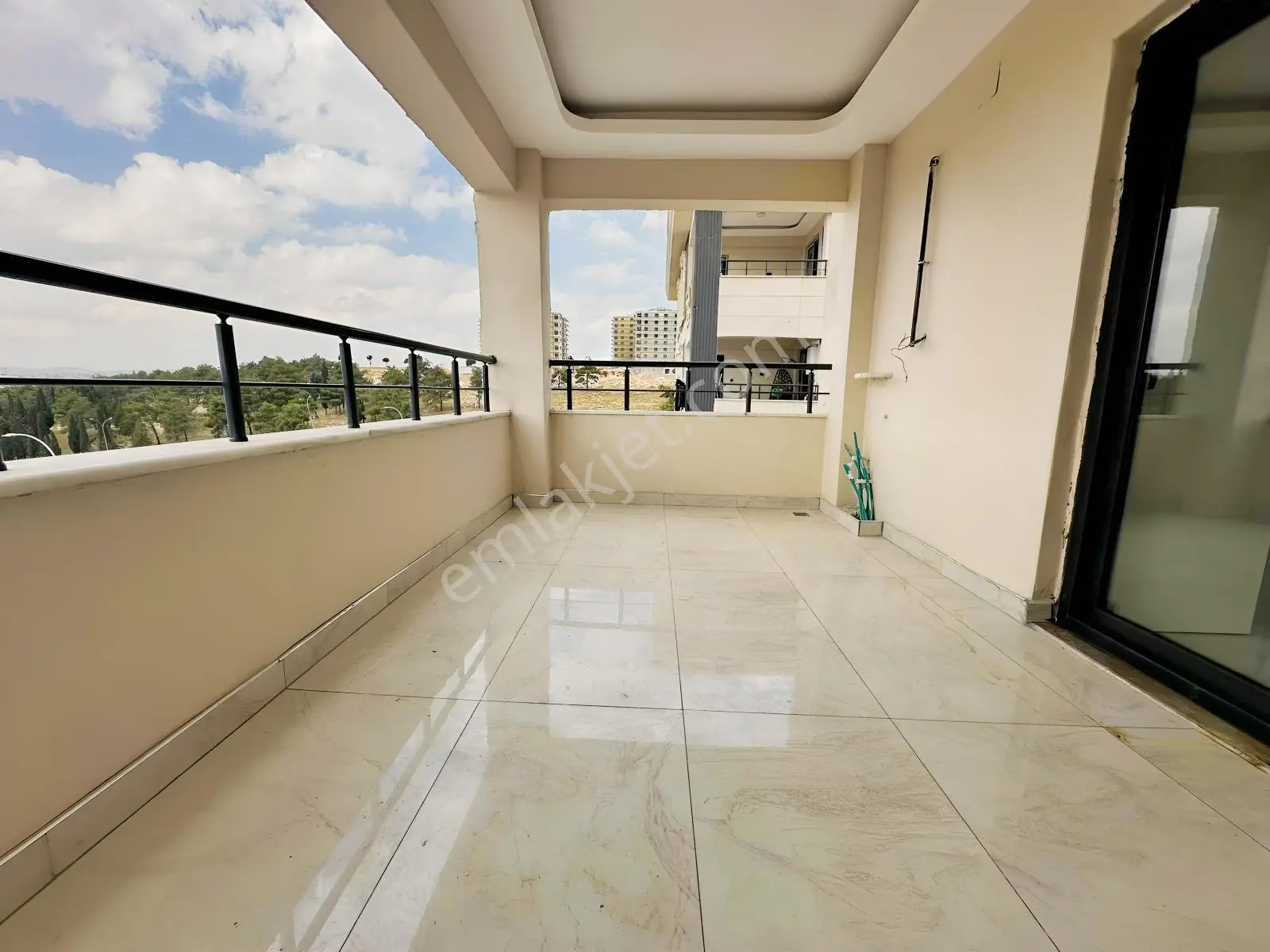 Kareden Sacırda Panoramik Şehir Mazaralı Sıfır 2+1 Daireler — fotoğraf 14