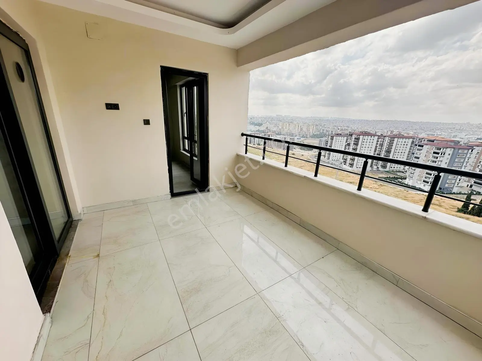 Kareden Sacırda Panoramik Şehir Mazaralı Sıfır 2+1 Daireler — fotoğraf 16