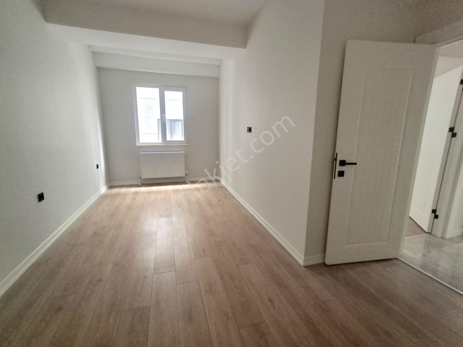 Turyap'tan Galipbey Caddesinde Ön Cephe Sıfır 3+1 — fotoğraf 11
