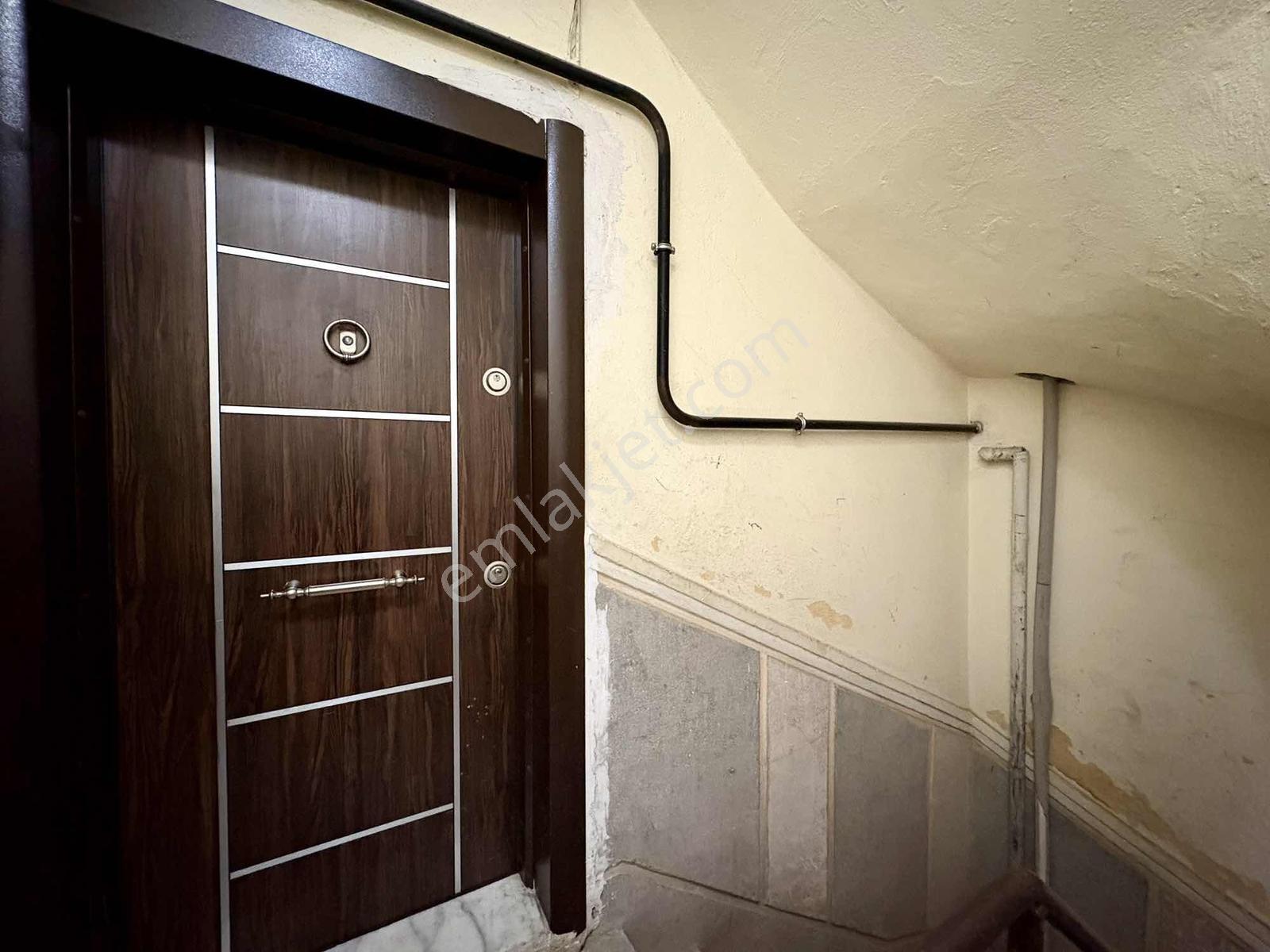 Özlemyardımcı'dan Nişantaşı Mahallesinde Satılık Arakat 2+1daire — fotoğraf 9
