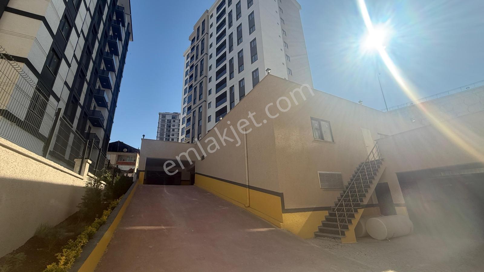 Tuzla Aydıntepe'de Satış Ofisinden Site İçi İskanı Alınmış 2+1 — fotoğraf 30