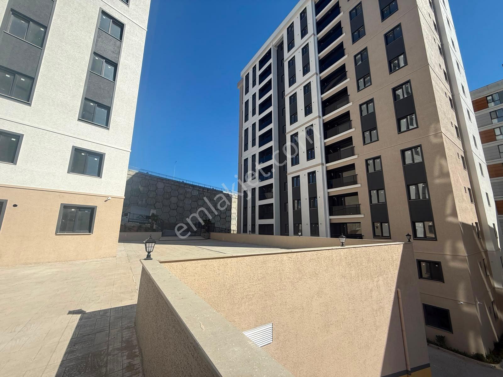 Tuzla Aydıntepe'de Satış Ofisinden Site İçi İskanı Alınmış 2+1 — fotoğraf 40