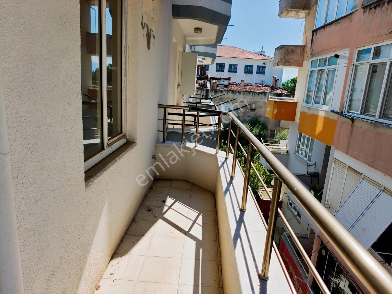 Zaferde 4+1 Satılık Daire — fotoğraf 12