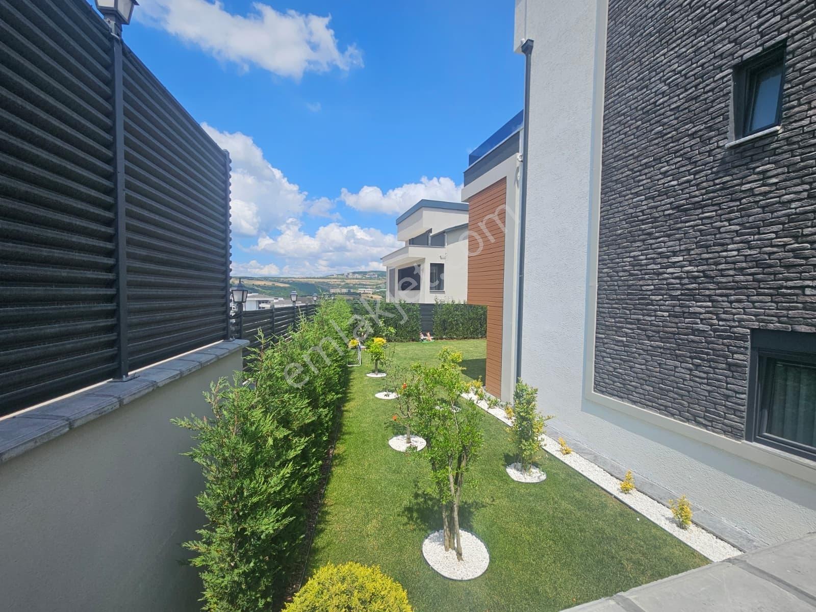 Kabaoğlunda Site İçinde 330m2 Bahçeli 360m2 Sıfır Tripleks Villa — fotoğraf 6