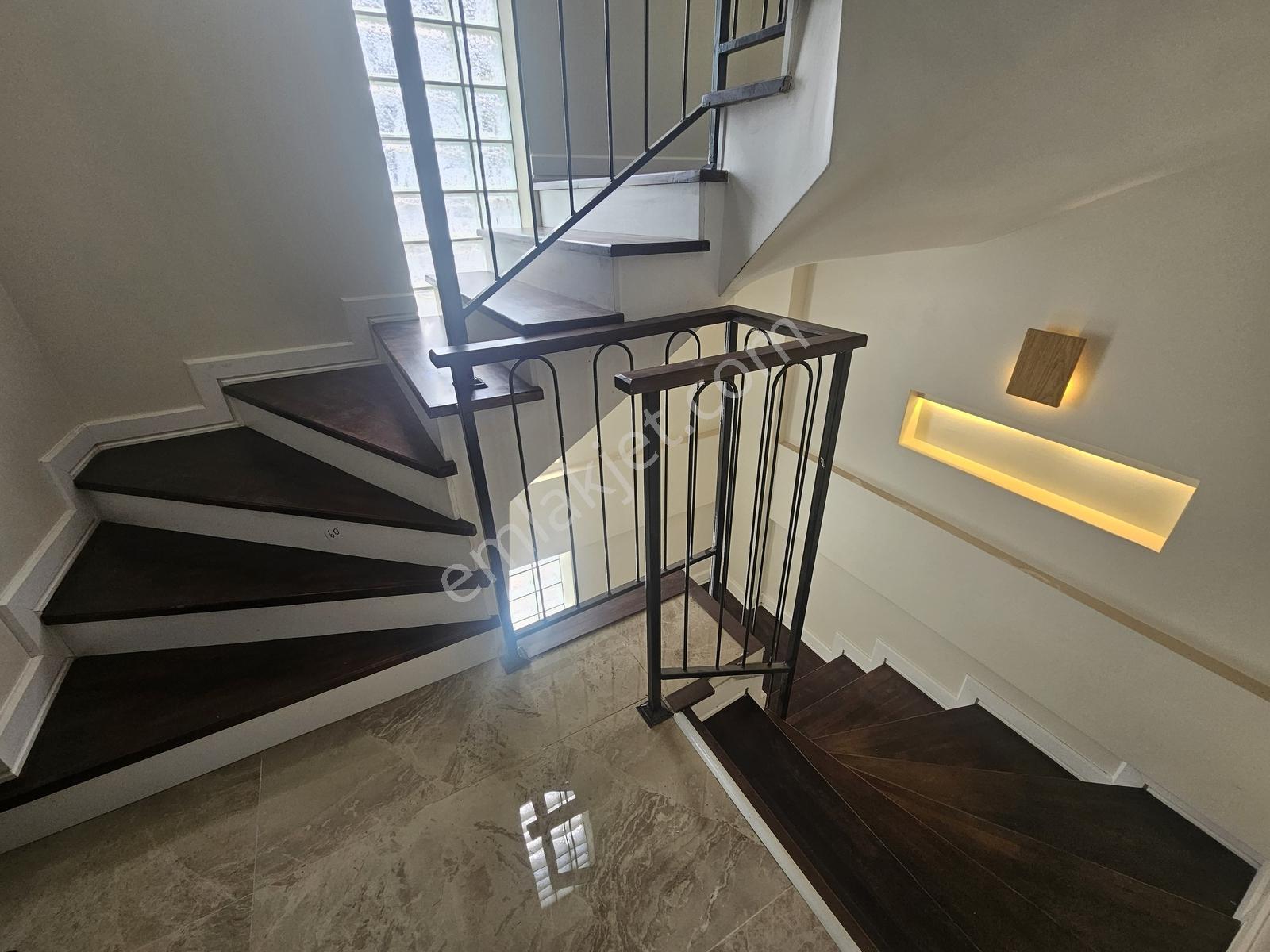 Kabaoğlunda Site İçinde 330m2 Bahçeli 360m2 Sıfır Tripleks Villa — fotoğraf 22
