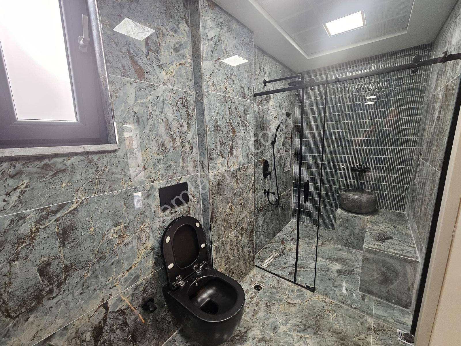 Kabaoğlunda Site İçinde 330m2 Bahçeli 360m2 Sıfır Tripleks Villa — fotoğraf 28