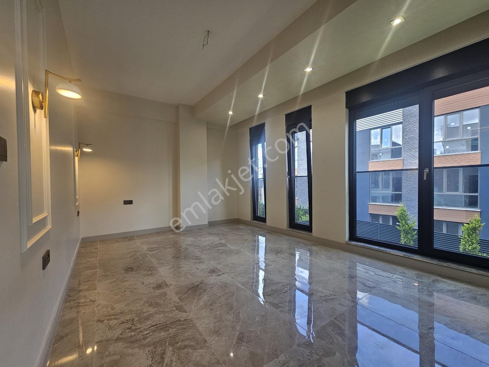 Kabaoğlunda Site İçinde 330m2 Bahçeli 360m2 Sıfır Tripleks Villa — fotoğraf 30