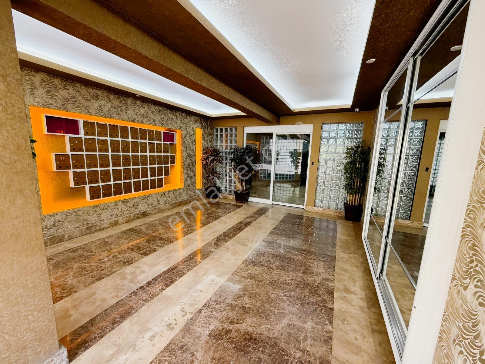 Cengizhan'da Site'de Full+full Teras Balkonlu Çift Asansör Daire — fotoğraf 17