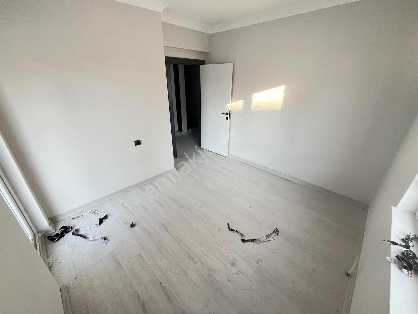 2+1 90 M2 Giriş Kat Balkonlu Geniş Ferah Sıfır Fırsat Daire !! — fotoğraf 7