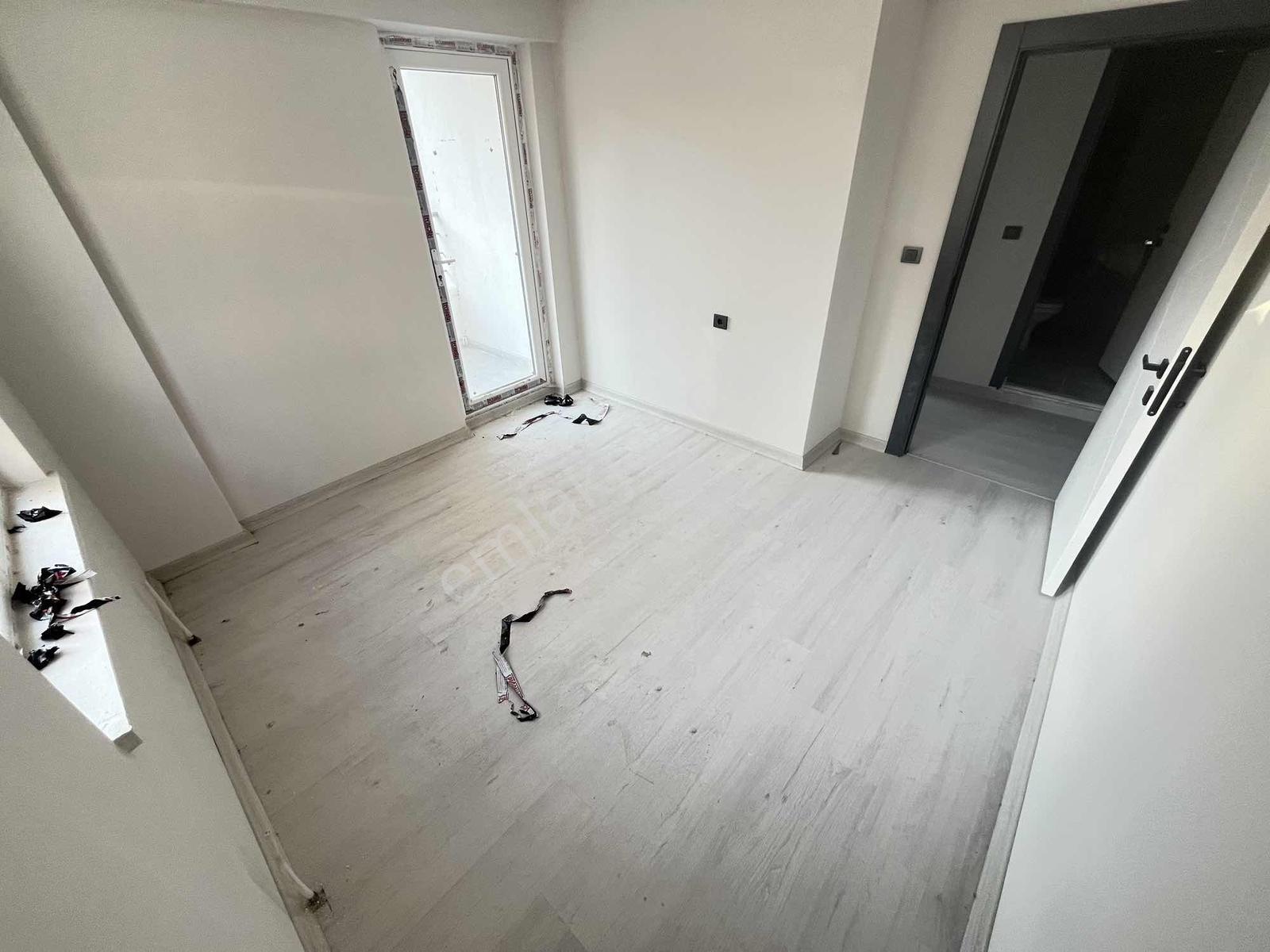 2+1 90 M2 Giriş Kat Balkonlu Geniş Ferah Sıfır Fırsat Daire !! — fotoğraf 12
