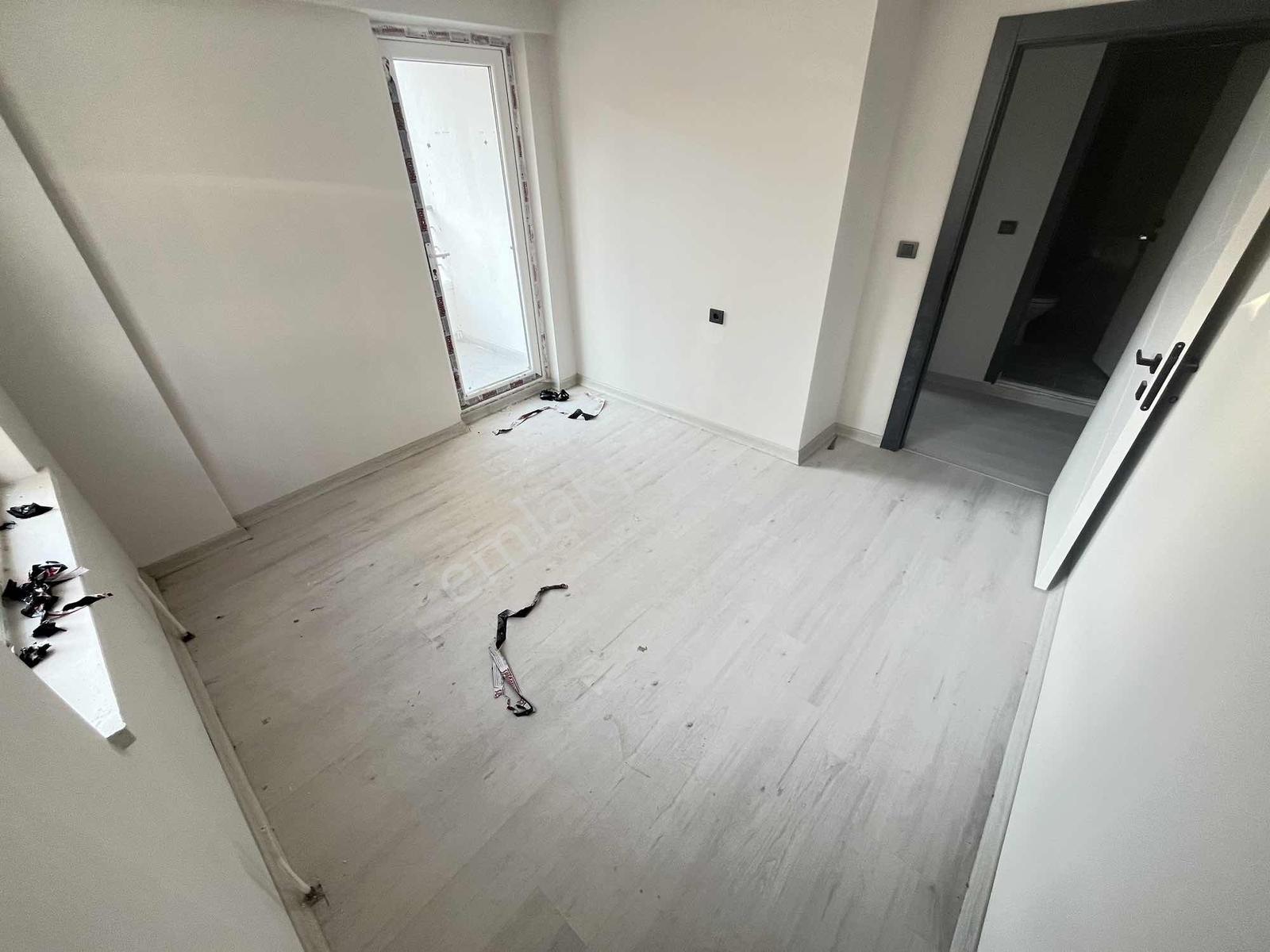 2+1 90 M2 Giriş Kat Balkonlu Geniş Ferah Sıfır Fırsat Daire !! — fotoğraf 13