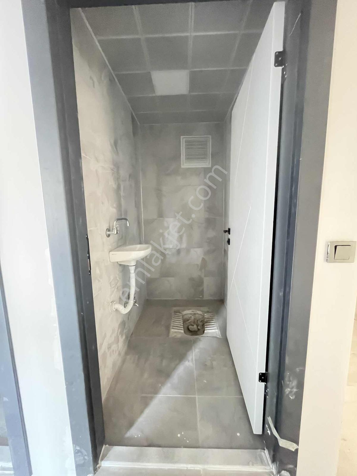 2+1 90 M2 Giriş Kat Balkonlu Geniş Ferah Sıfır Fırsat Daire !! — fotoğraf 20