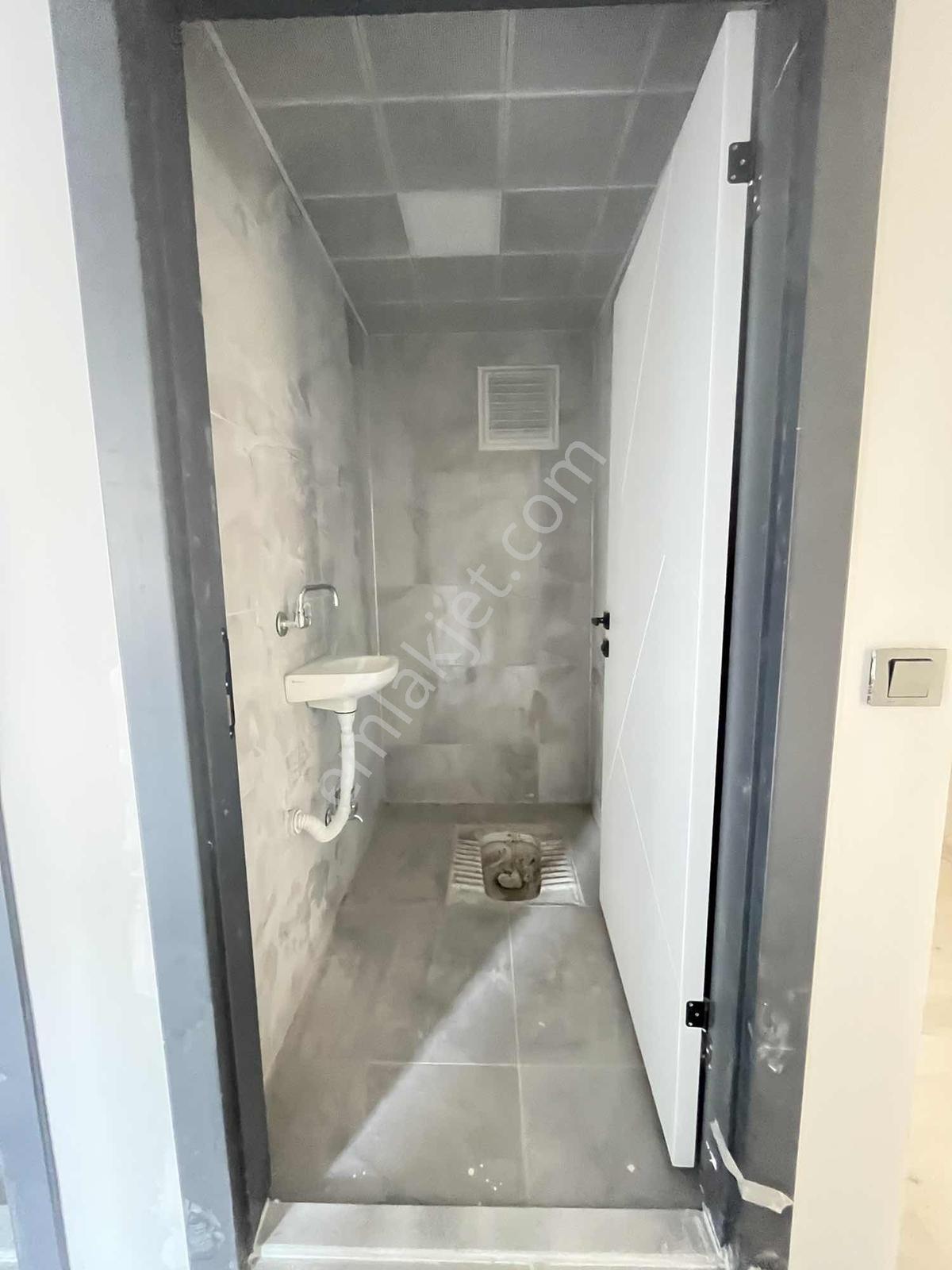 2+1 90 M2 Giriş Kat Balkonlu Geniş Ferah Sıfır Fırsat Daire !! — fotoğraf 21