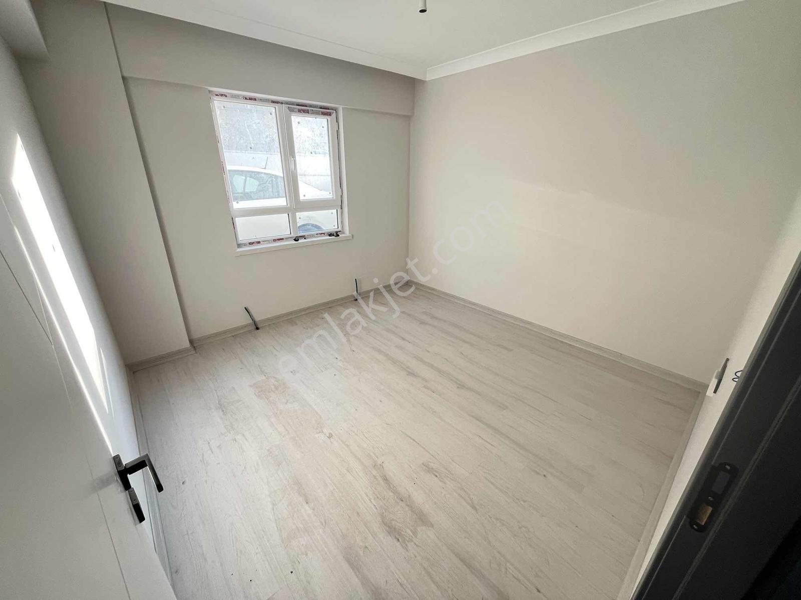 2+1 90 M2 Giriş Kat Balkonlu Geniş Ferah Sıfır Fırsat Daire !! — fotoğraf 23