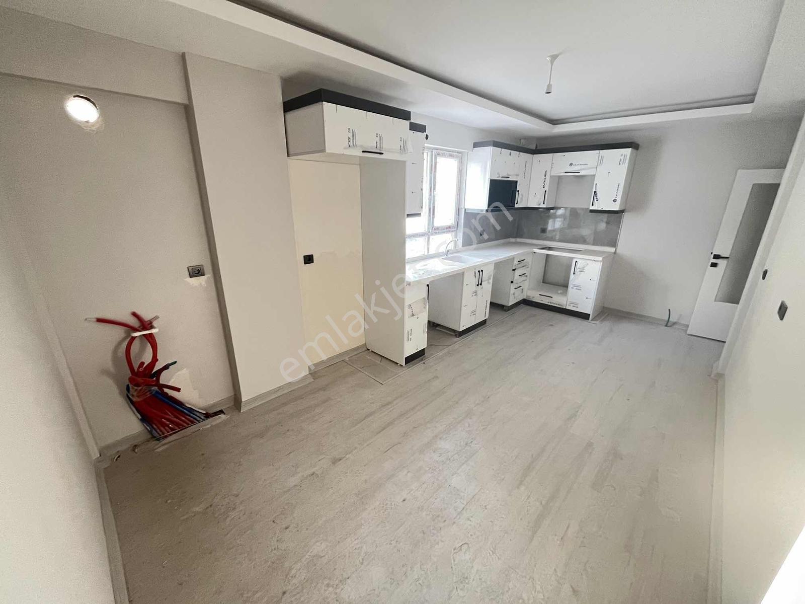 2+1 90 M2 Giriş Kat Balkonlu Geniş Ferah Sıfır Fırsat Daire !! — fotoğraf 28