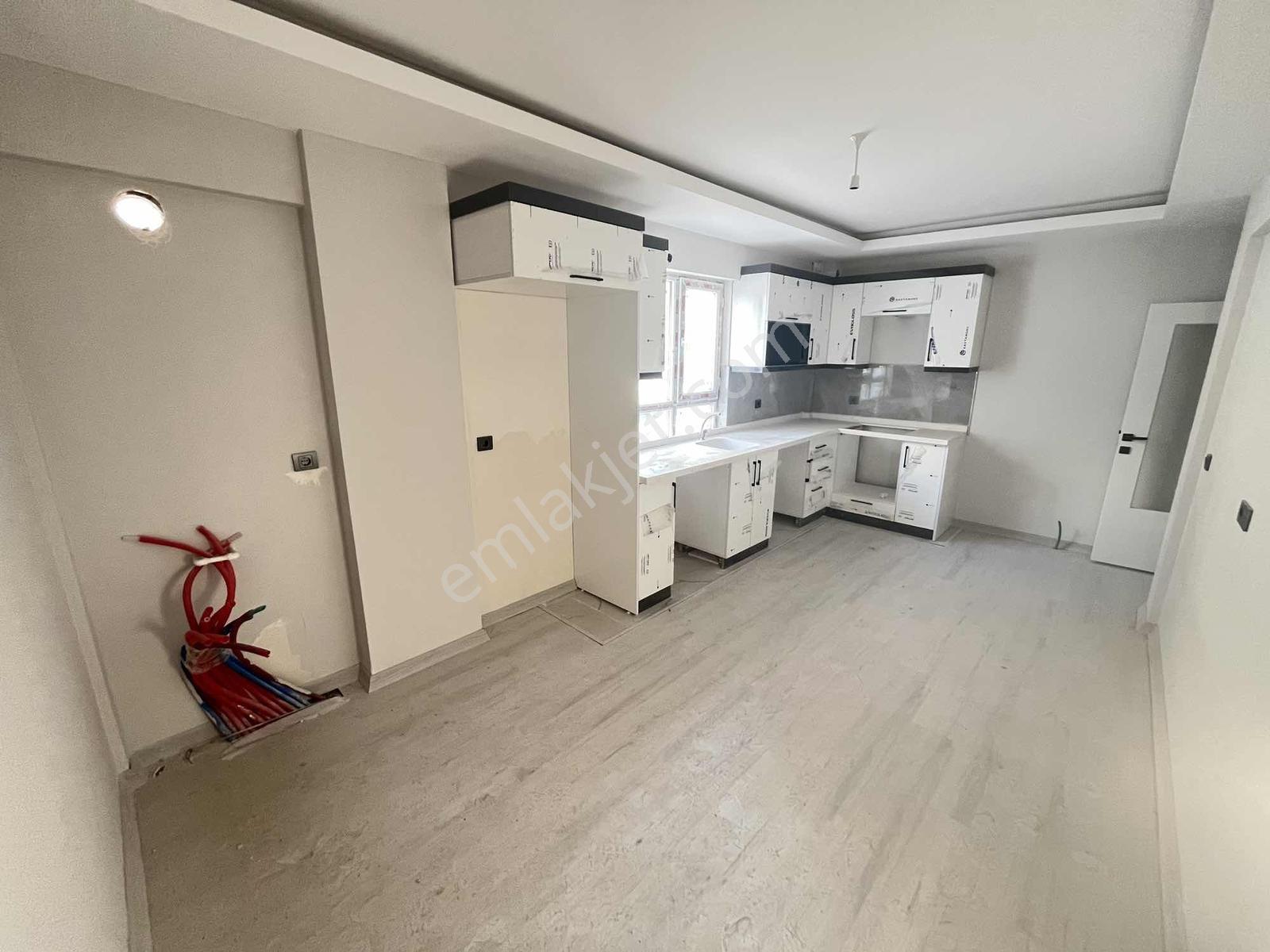 2+1 90 M2 Giriş Kat Balkonlu Geniş Ferah Sıfır Fırsat Daire !! — fotoğraf 29