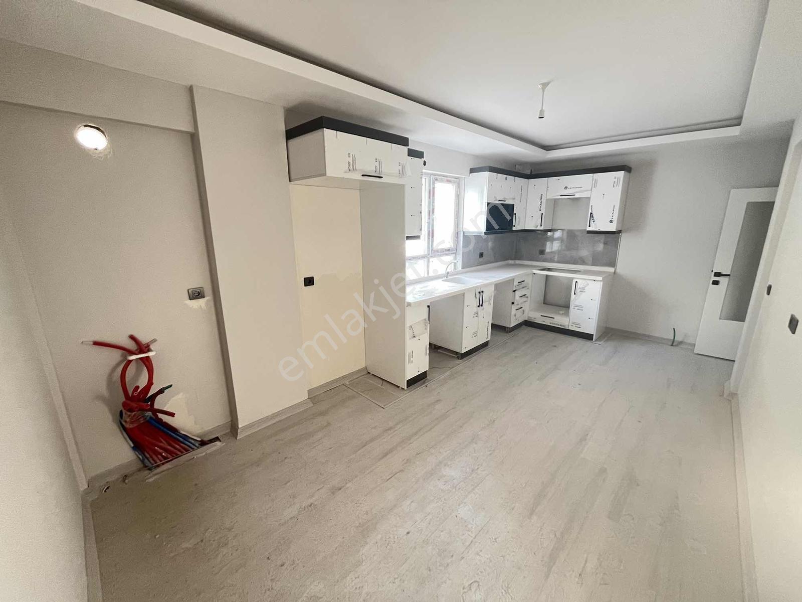 2+1 90 M2 Giriş Kat Balkonlu Geniş Ferah Sıfır Fırsat Daire !! — fotoğraf 31