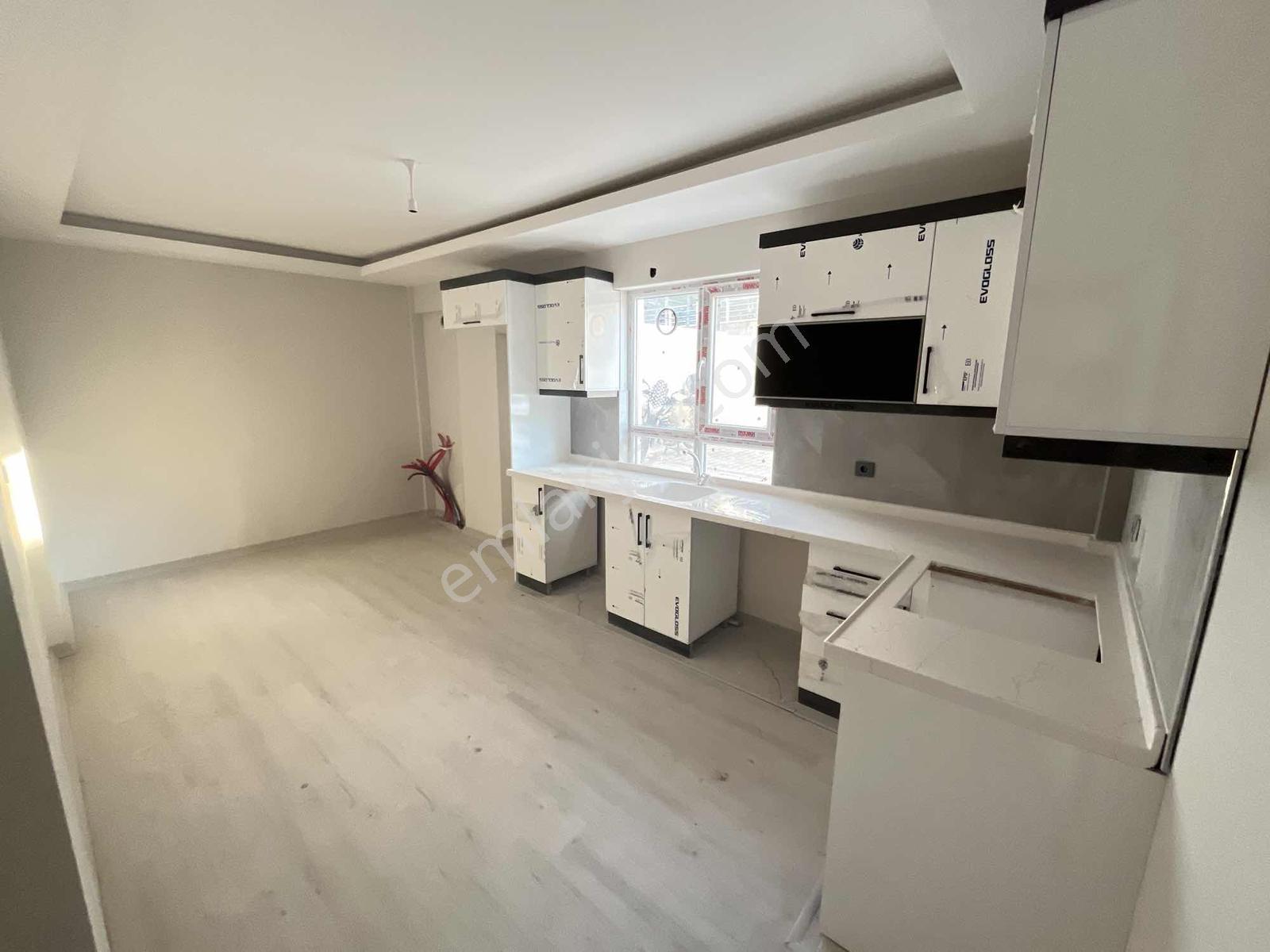 2+1 90 M2 Giriş Kat Balkonlu Geniş Ferah Sıfır Fırsat Daire !! — fotoğraf 32