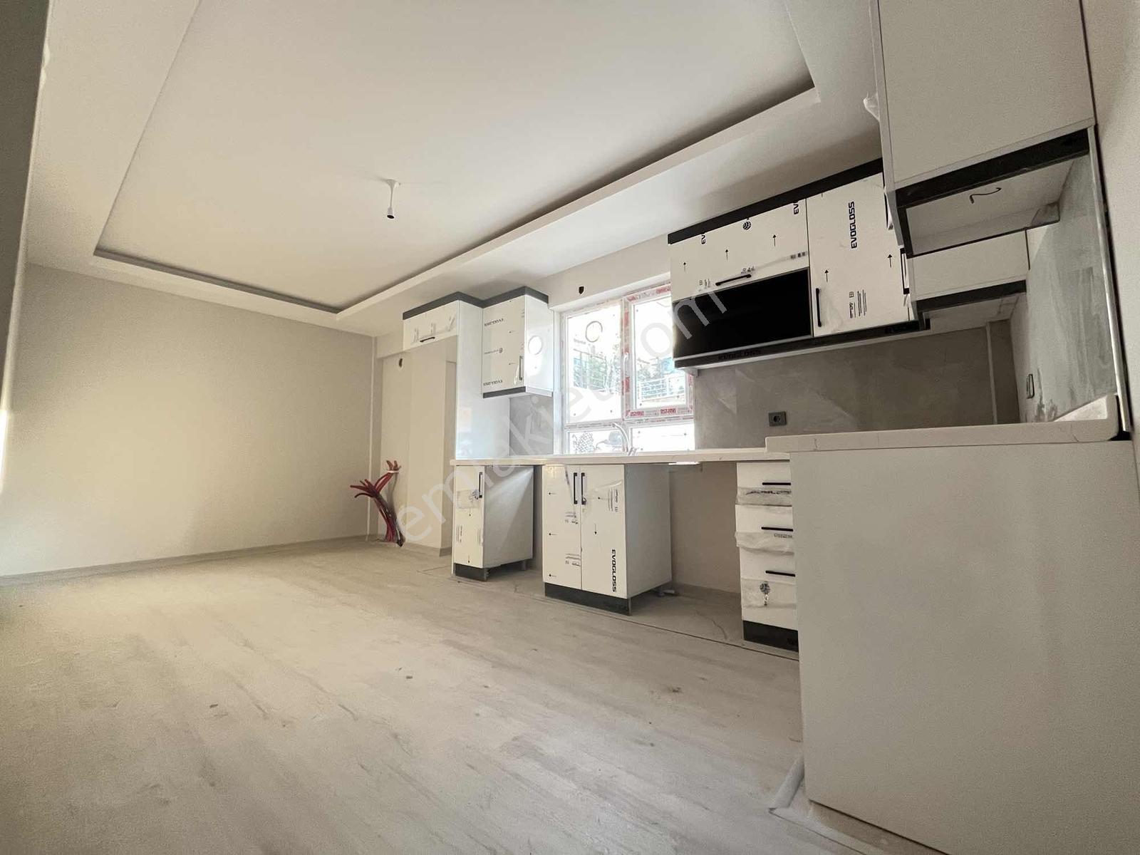 2+1 90 M2 Giriş Kat Balkonlu Geniş Ferah Sıfır Fırsat Daire !! — fotoğraf 33