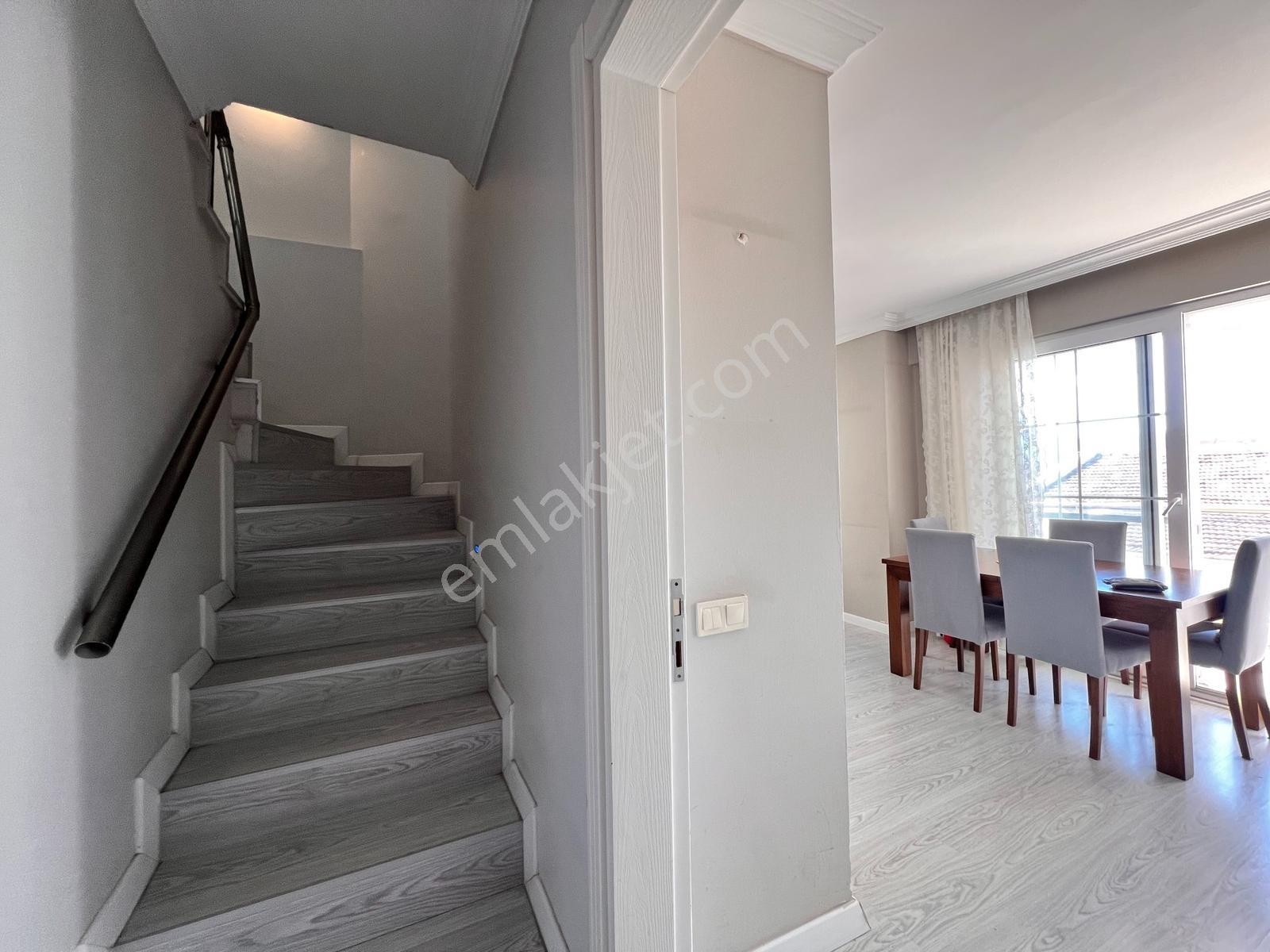 Sarıana'da Deniz Manzaralı Genç Binada Satılık 2+1 Geniş Daire — fotoğraf 28