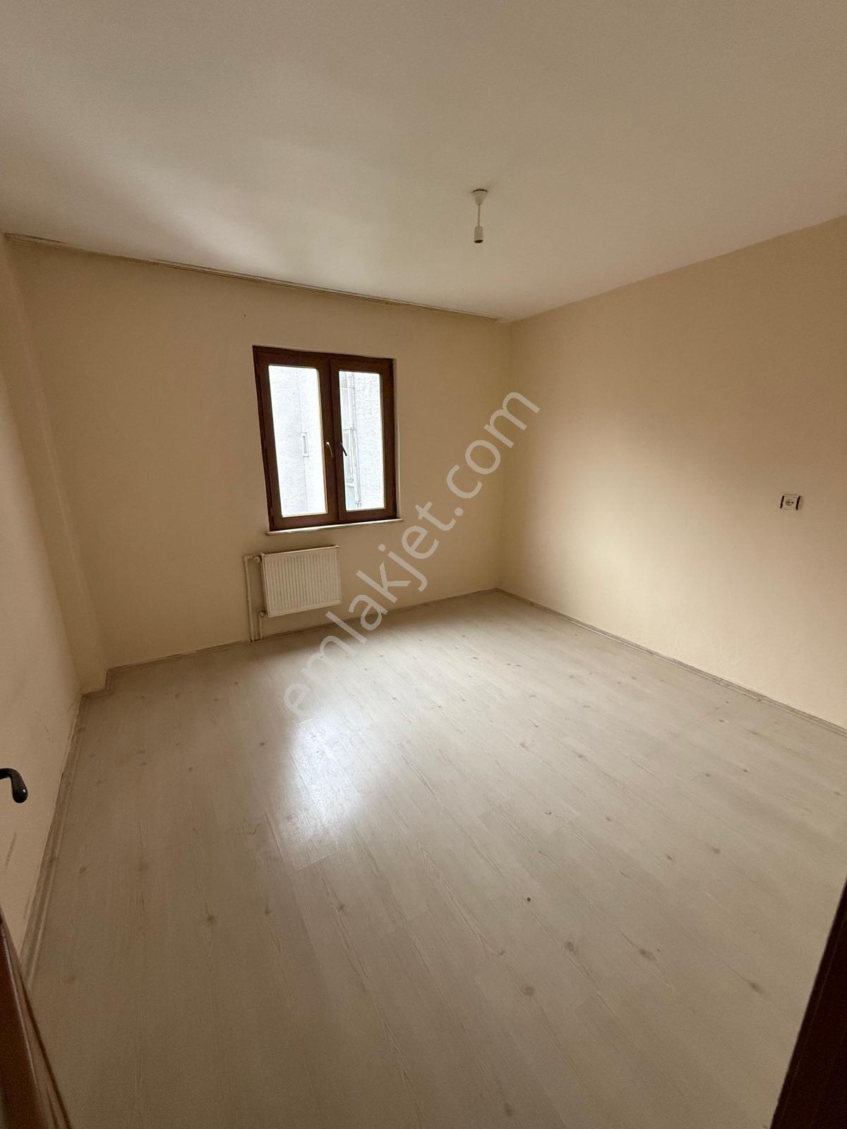 Alanyurt Esentepe Mahallesinde Site İçi Satılık 3+1 Arakat Daire — fotoğraf 5