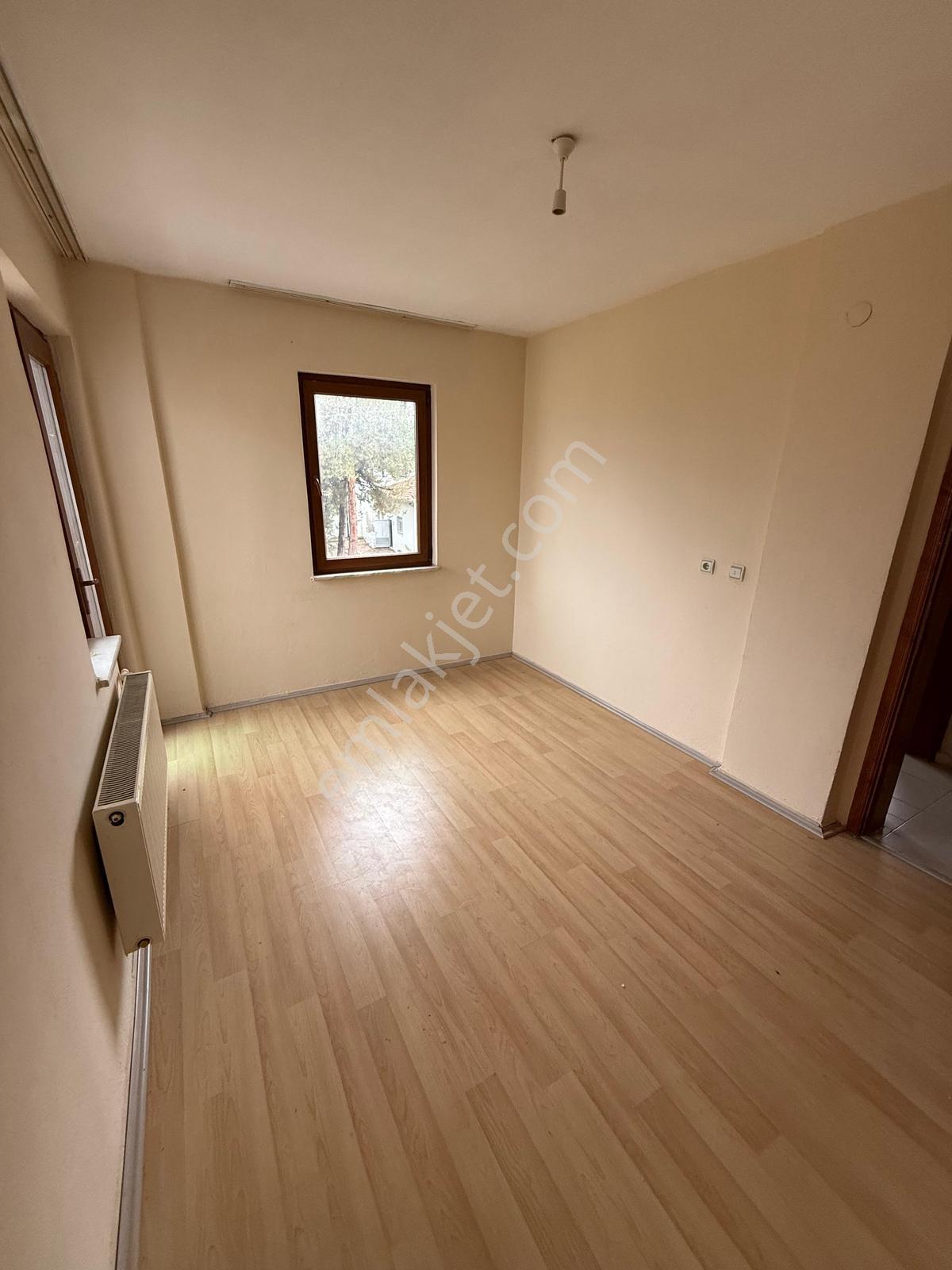 Alanyurt Esentepe Mahallesinde Site İçi Satılık 3+1 Arakat Daire — fotoğraf 8