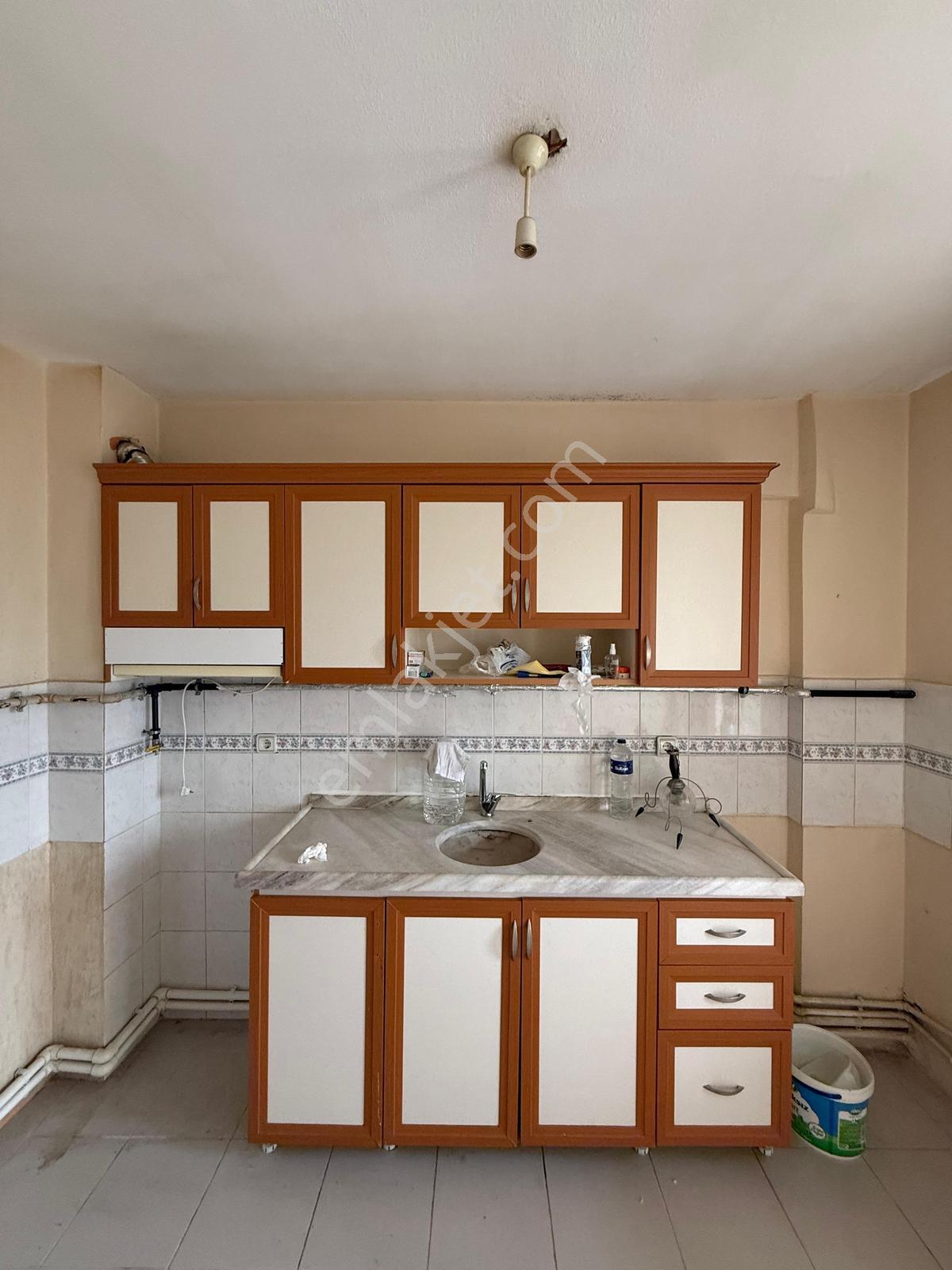 Alanyurt Esentepe Mahallesinde Site İçi Satılık 3+1 Arakat Daire — fotoğraf 11