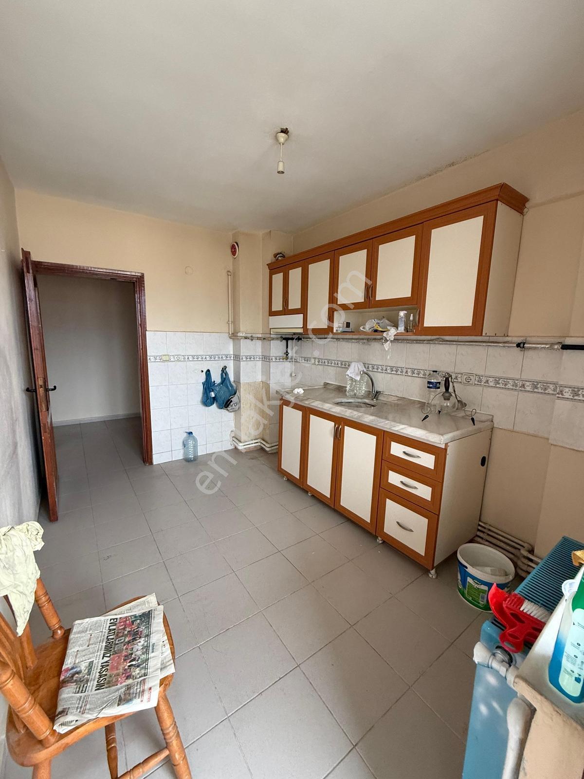 Alanyurt Esentepe Mahallesinde Site İçi Satılık 3+1 Arakat Daire — fotoğraf 12