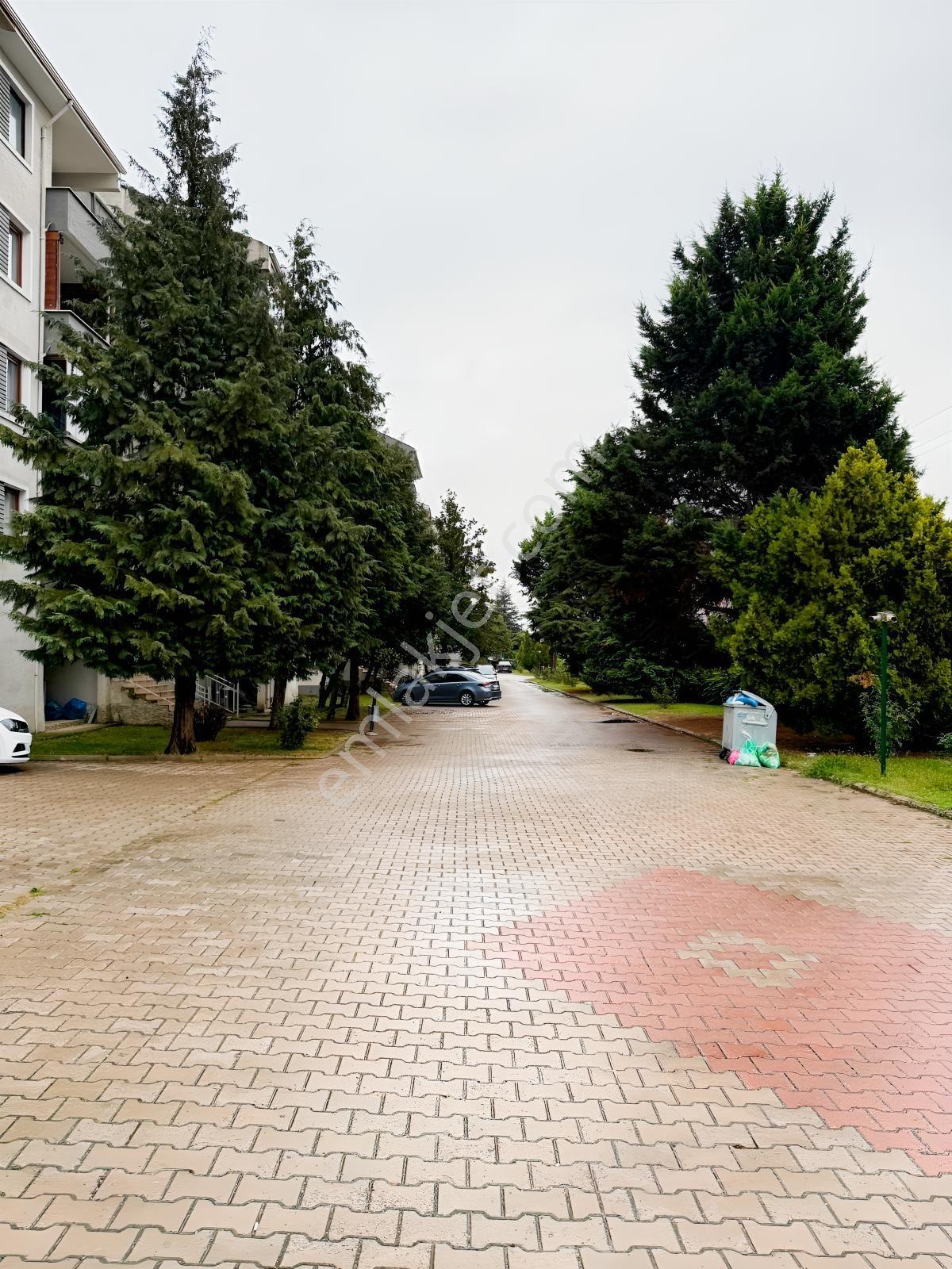 Alanyurt Esentepe Mahallesinde Site İçi Satılık 3+1 Arakat Daire — fotoğraf 20