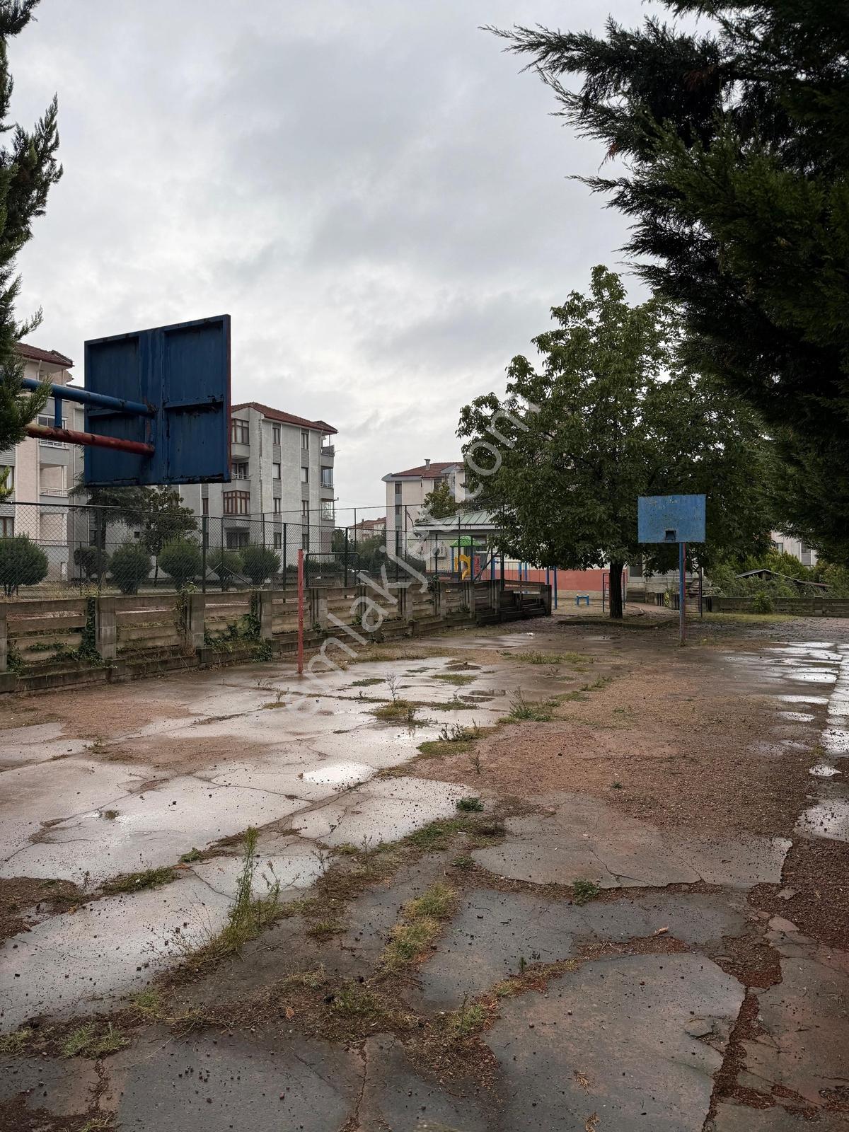 Alanyurt Esentepe Mahallesinde Site İçi Satılık 3+1 Arakat Daire — fotoğraf 21