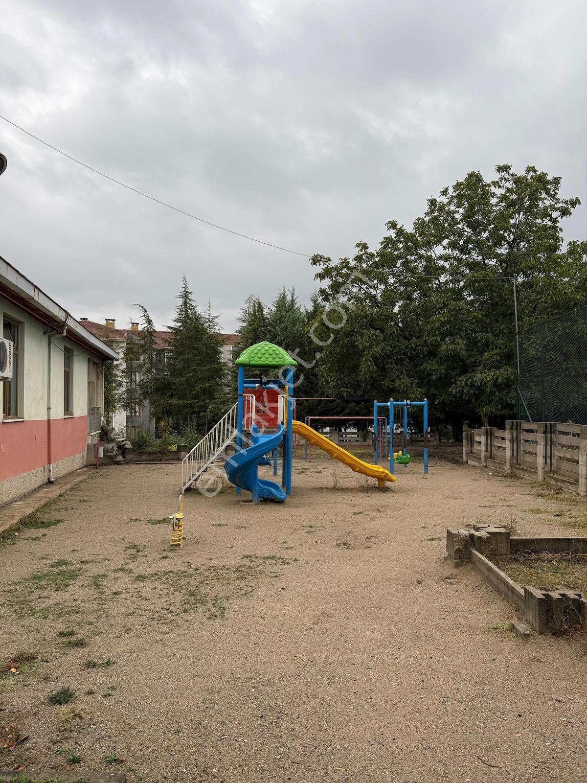 Alanyurt Esentepe Mahallesinde Site İçi Satılık 3+1 Arakat Daire — fotoğraf 23