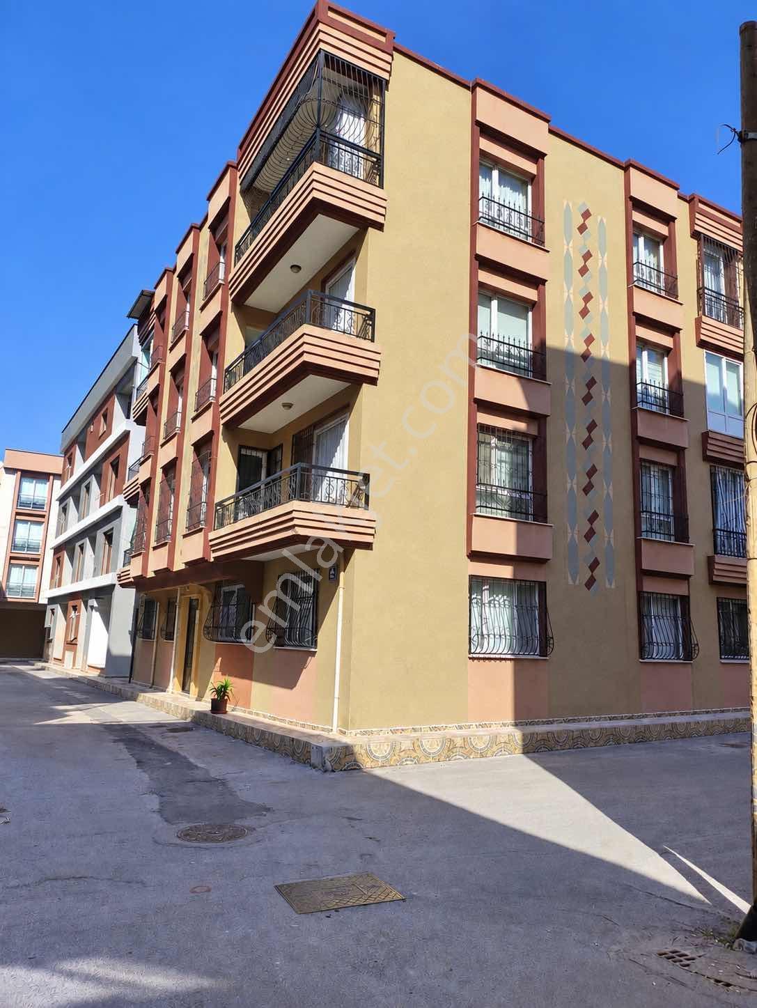 Buca Hürriyet Mahallesi'Nde 3+1 Eşyalı Satılık Daire