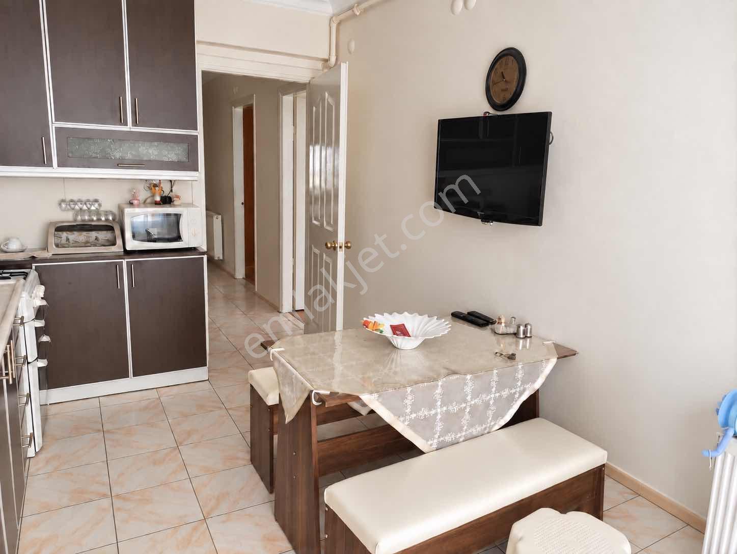 Buca Hürriyet Mahallesi'nde 3+1 Eşyalı Satılık Daire — fotoğraf 6