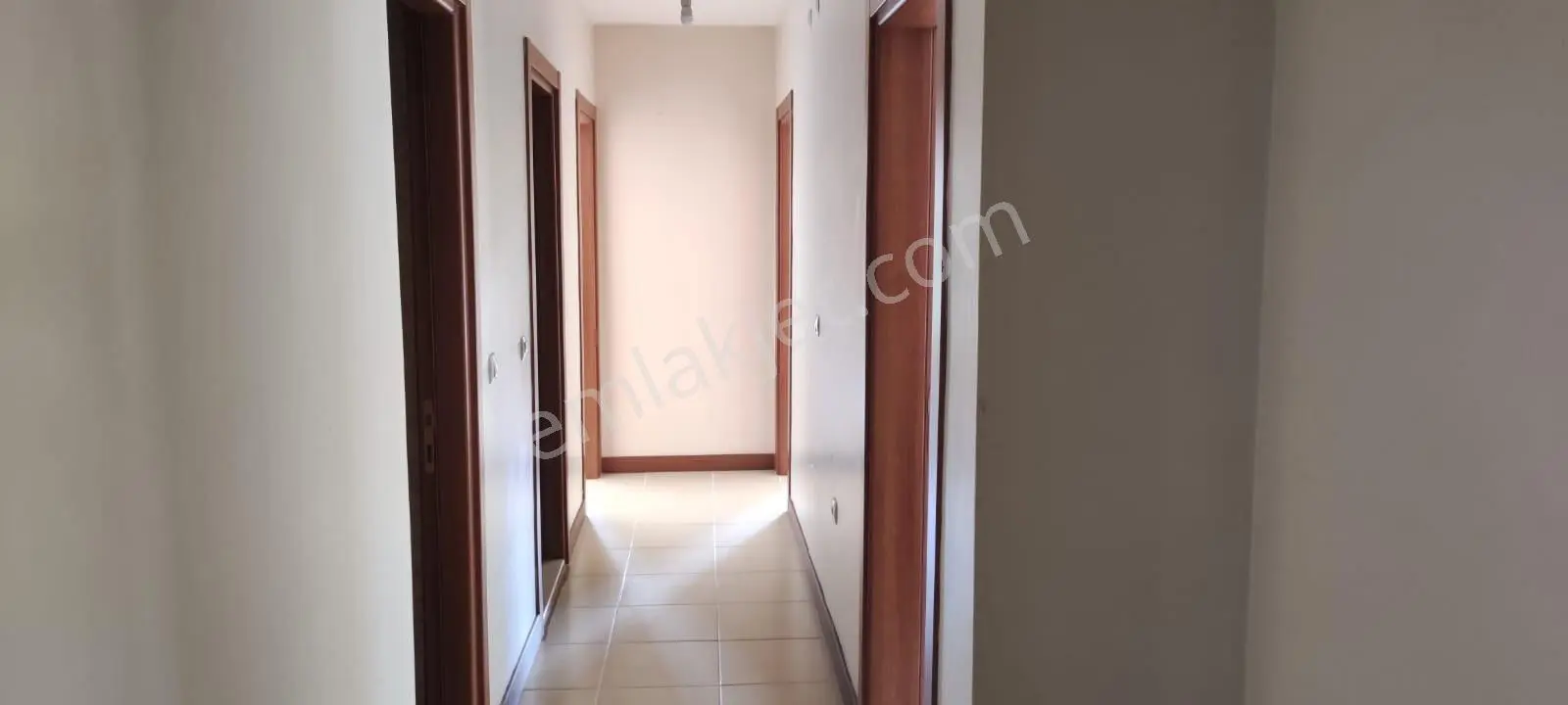 Ardahan Merkez’de Site İçinde 2+1 | 85 M² Net | Balkonlu | Krediye Uygun — fotoğraf 8
