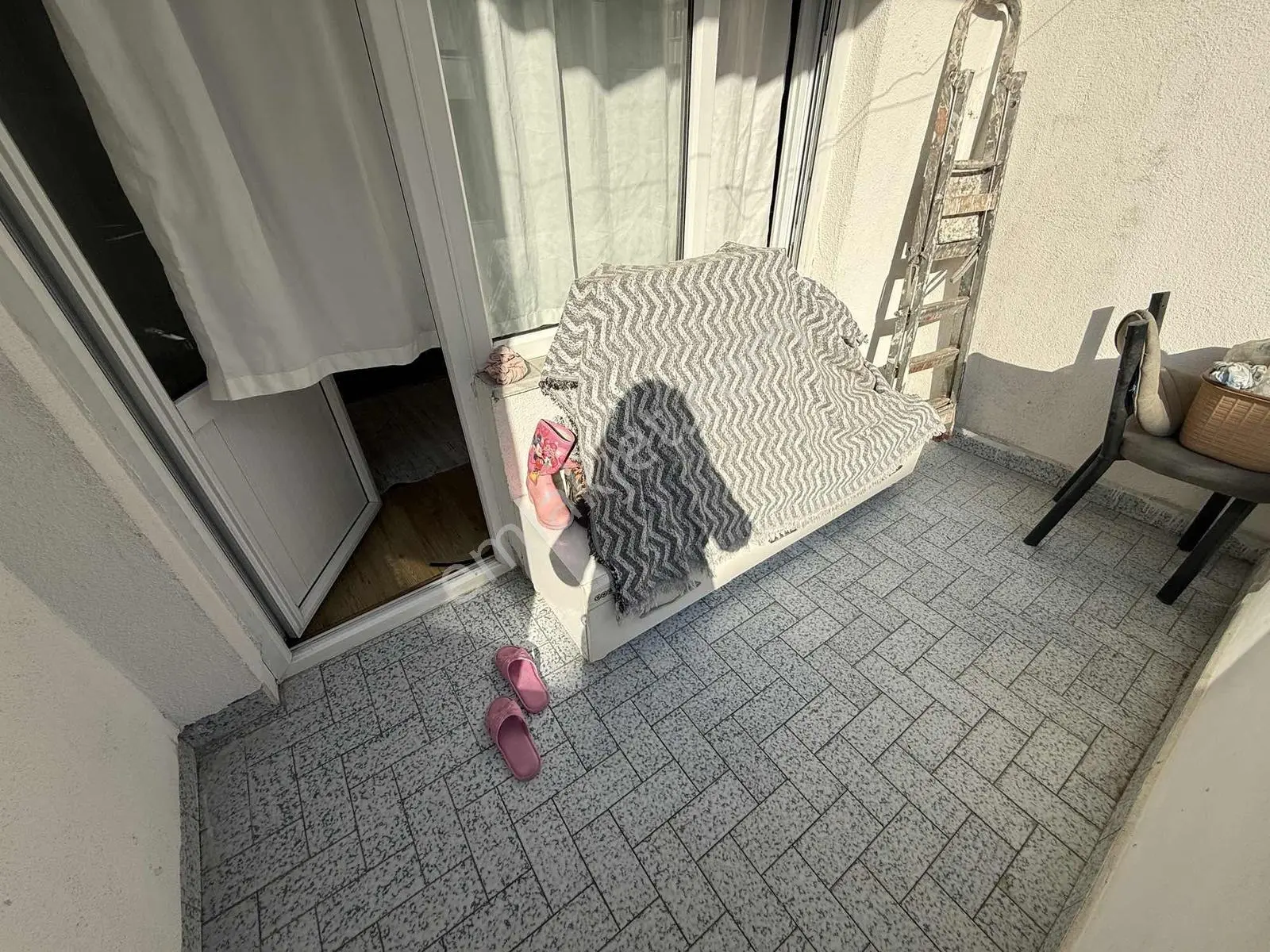 Arzu Emlak'tan Gazi Mah Satılık 1 Kat Çift Balkonlu Daire — fotoğraf 6