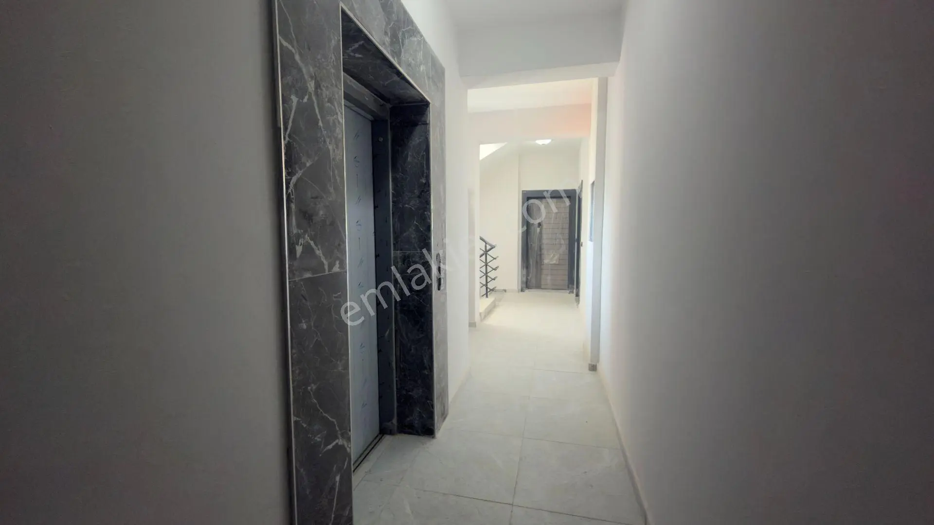 Kuşadası Şehir Merkezinde Deniz Manzaralı 2+1 Daire — fotoğraf 8