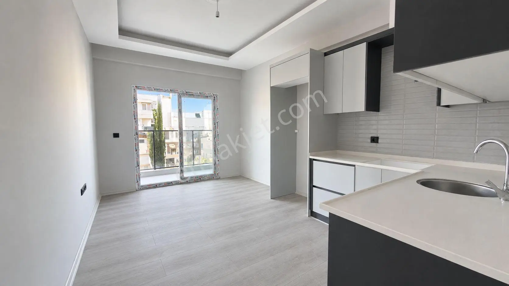 Kuşadası Şehir Merkezinde Deniz Manzaralı 2+1 Daire — fotoğraf 14