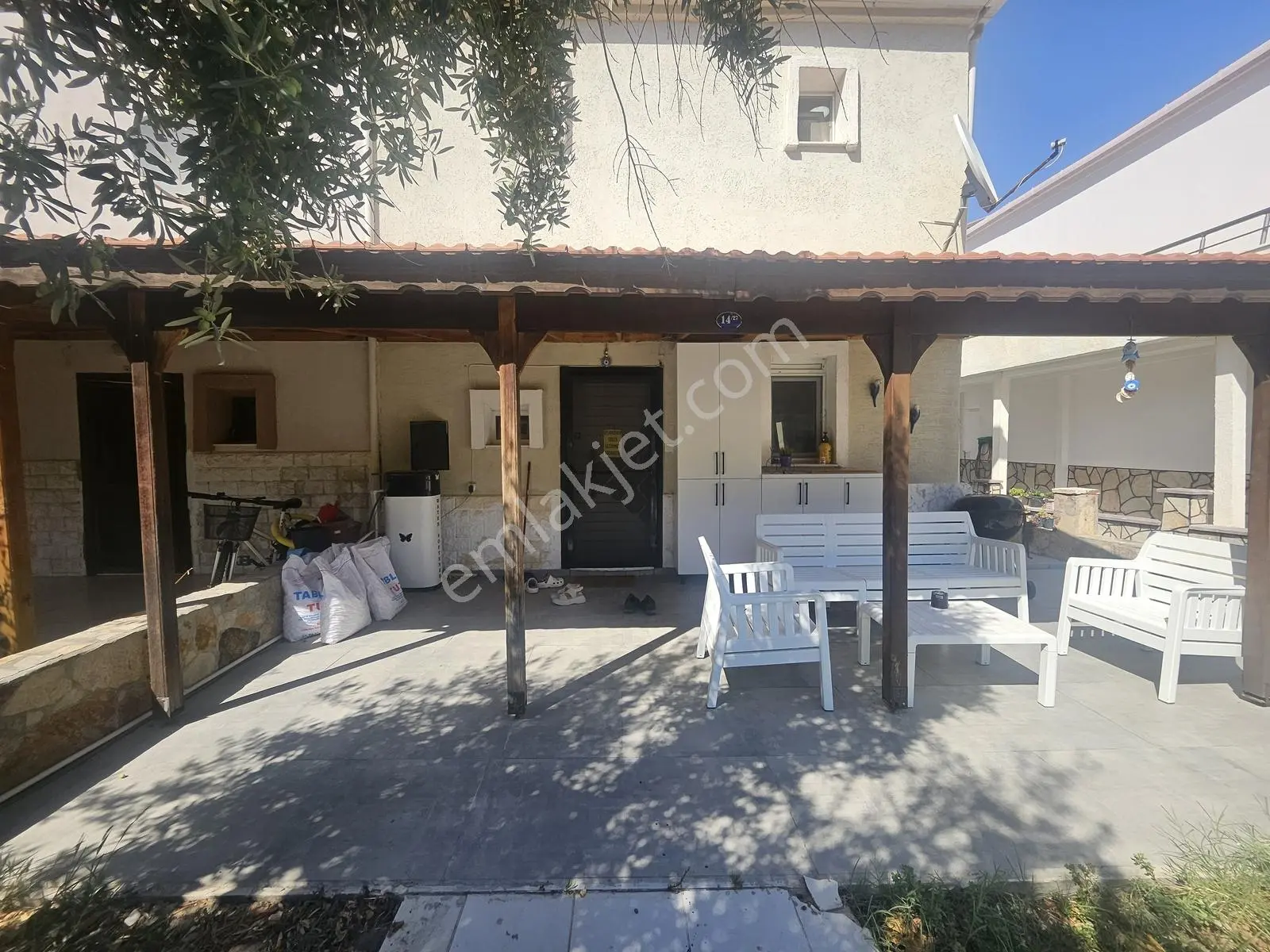 Eskı Foça Büyük Deniz Sitesinde 2+1 Bahçe Dubleksi Villa