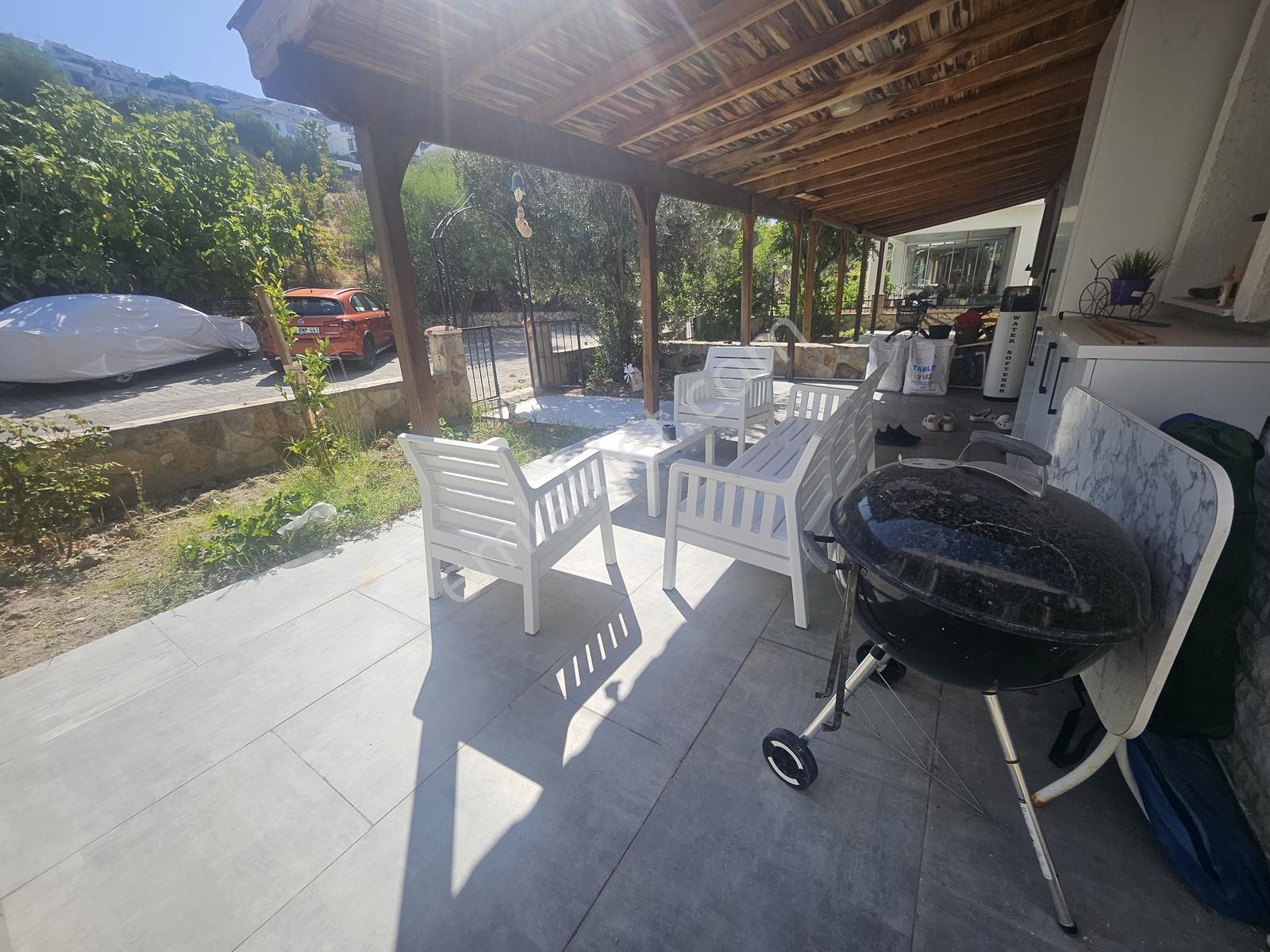 Eskı Foça Büyük Deniz Sitesinde 2+1 Bahçe Dubleksi Villa — fotoğraf 26