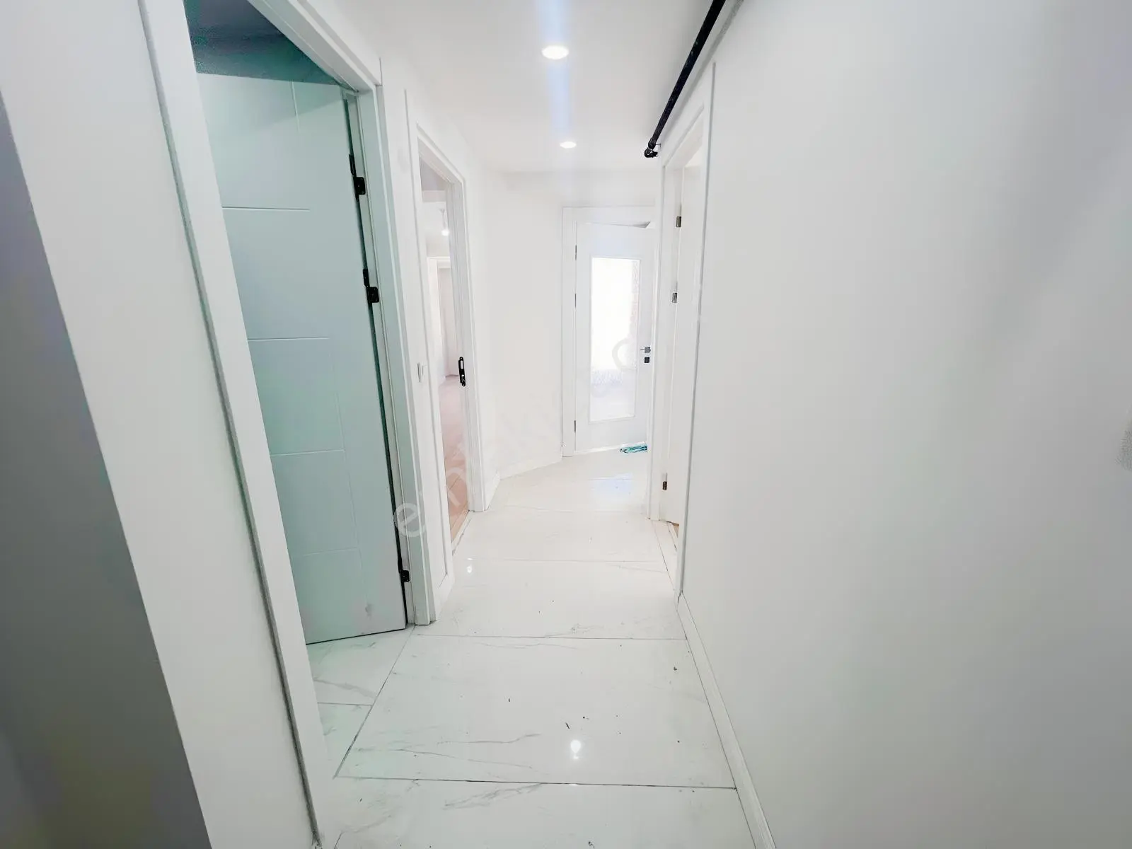 İsa Gayrimenkulden Sıfır 2+1 Yatırıma Uygun Satılık Daire — fotoğraf 16