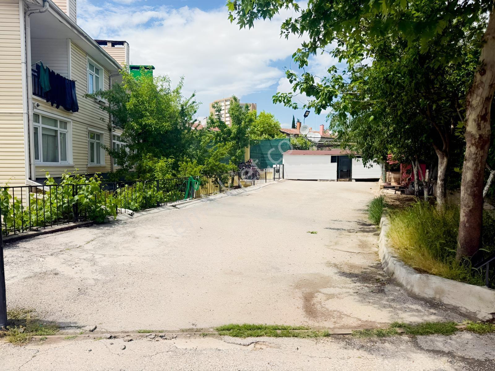 3 Katlı Müstakil Ev -katlar 85 M2 , Toplam 255 M2 + 100 M2 Bahçe — fotoğraf 5