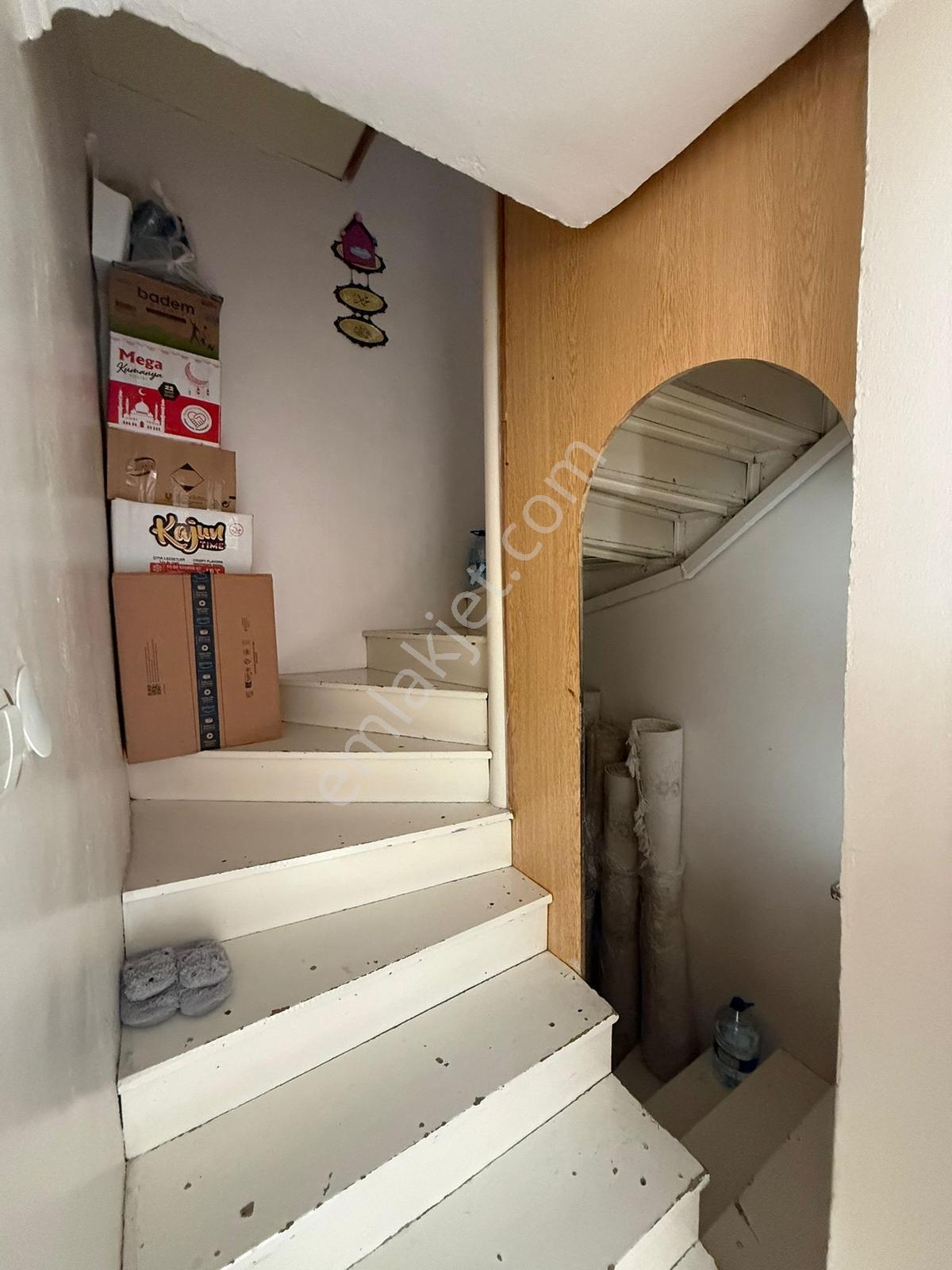 3 Katlı Müstakil Ev -katlar 85 M2 , Toplam 255 M2 + 100 M2 Bahçe — fotoğraf 11