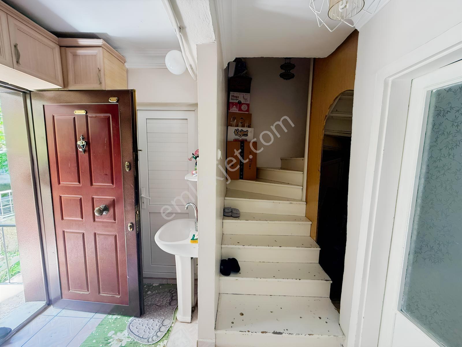 3 Katlı Müstakil Ev -katlar 85 M2 , Toplam 255 M2 + 100 M2 Bahçe — fotoğraf 19